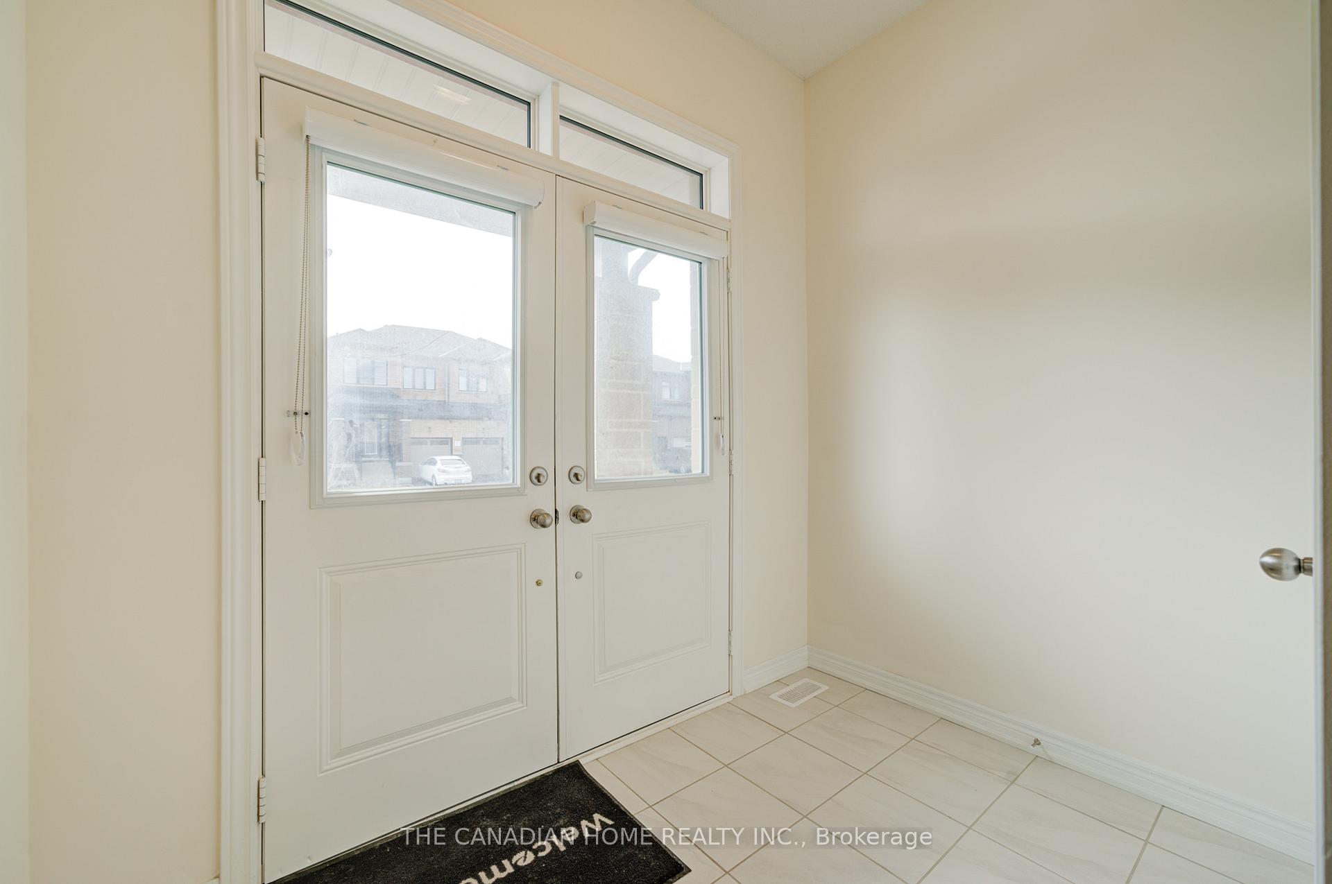 Photo 8 of 10 Conarty Crescent, Whitby, Williamsburg — HOMEH
