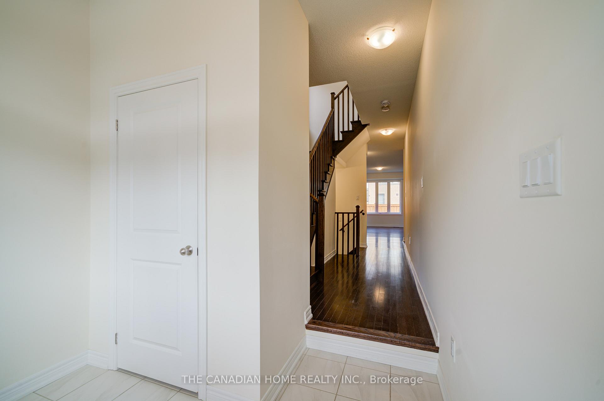 Photo 9 of 10 Conarty Crescent, Whitby, Williamsburg — HOMEH
