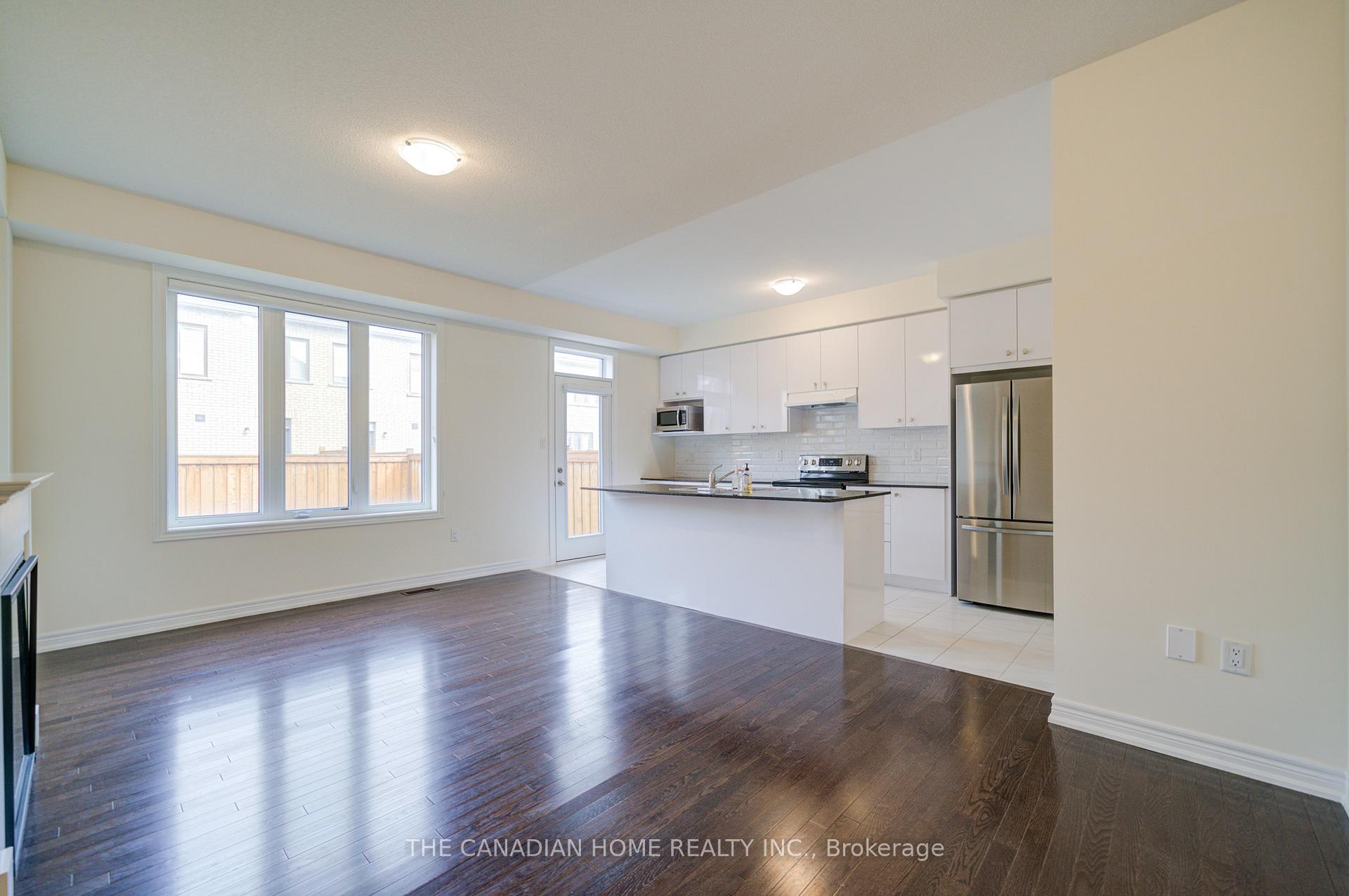 Photo 12 of 10 Conarty Crescent, Whitby, Williamsburg — HOMEH