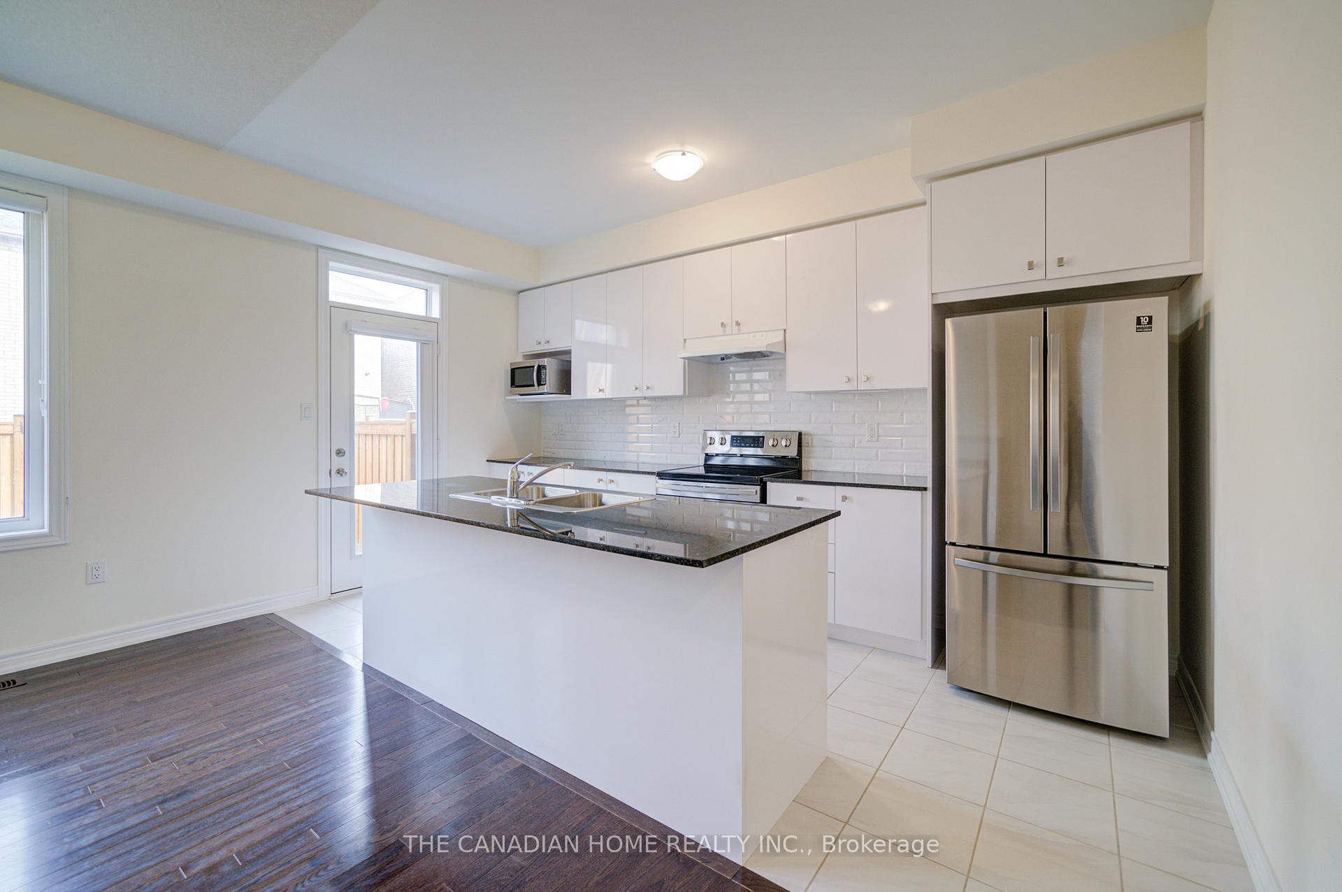 Photo 16 of 10 Conarty Crescent, Whitby, Williamsburg — HOMEH