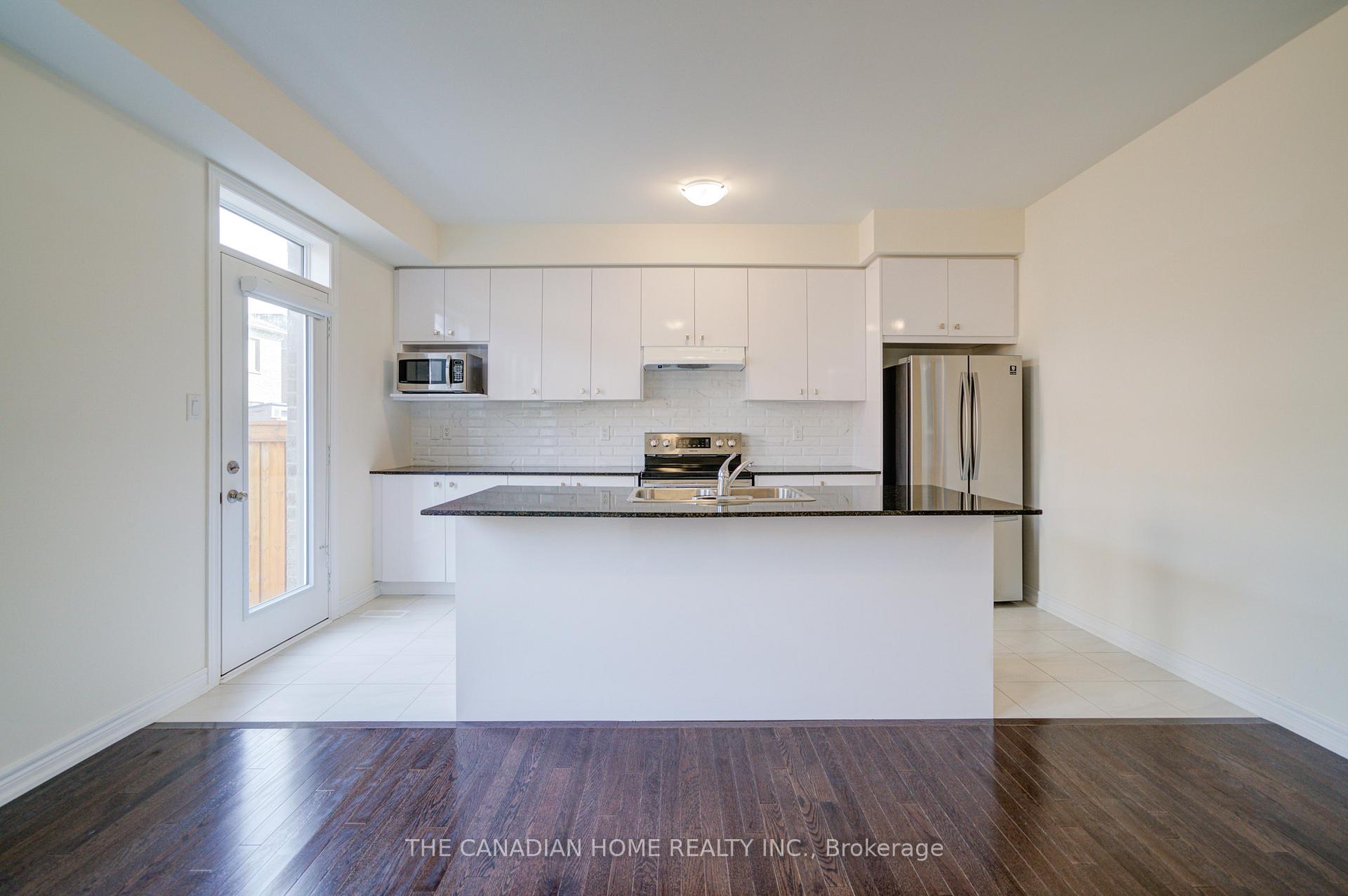 Photo 17 of 10 Conarty Crescent, Whitby, Williamsburg — HOMEH