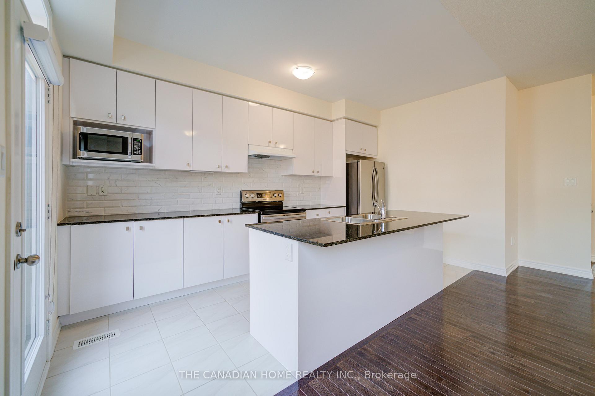 Photo 18 of 10 Conarty Crescent, Whitby, Williamsburg — HOMEH