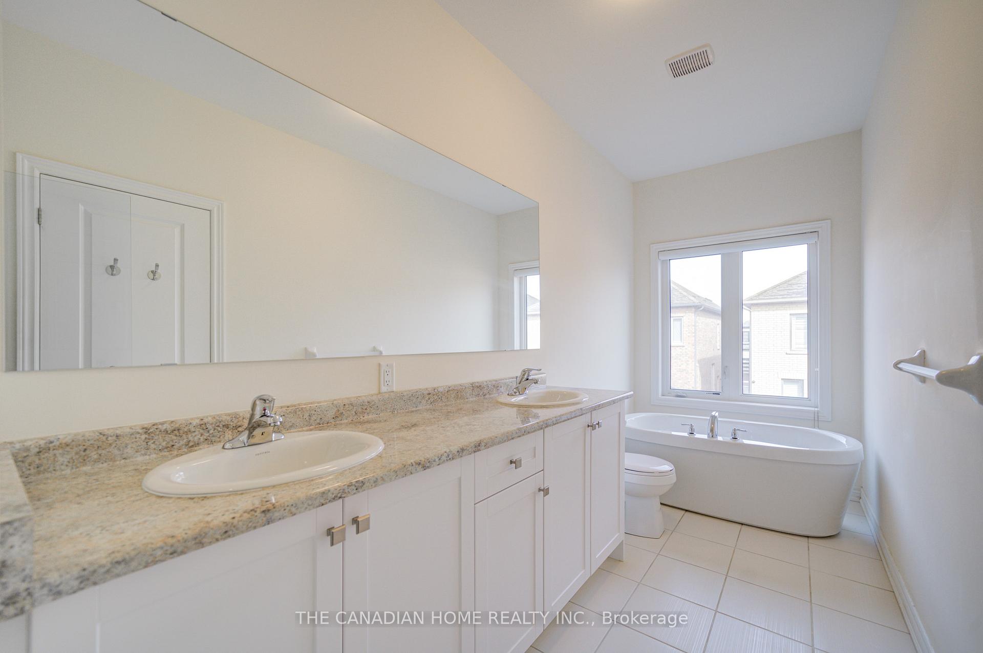 Photo 31 of 10 Conarty Crescent, Whitby, Williamsburg — HOMEH