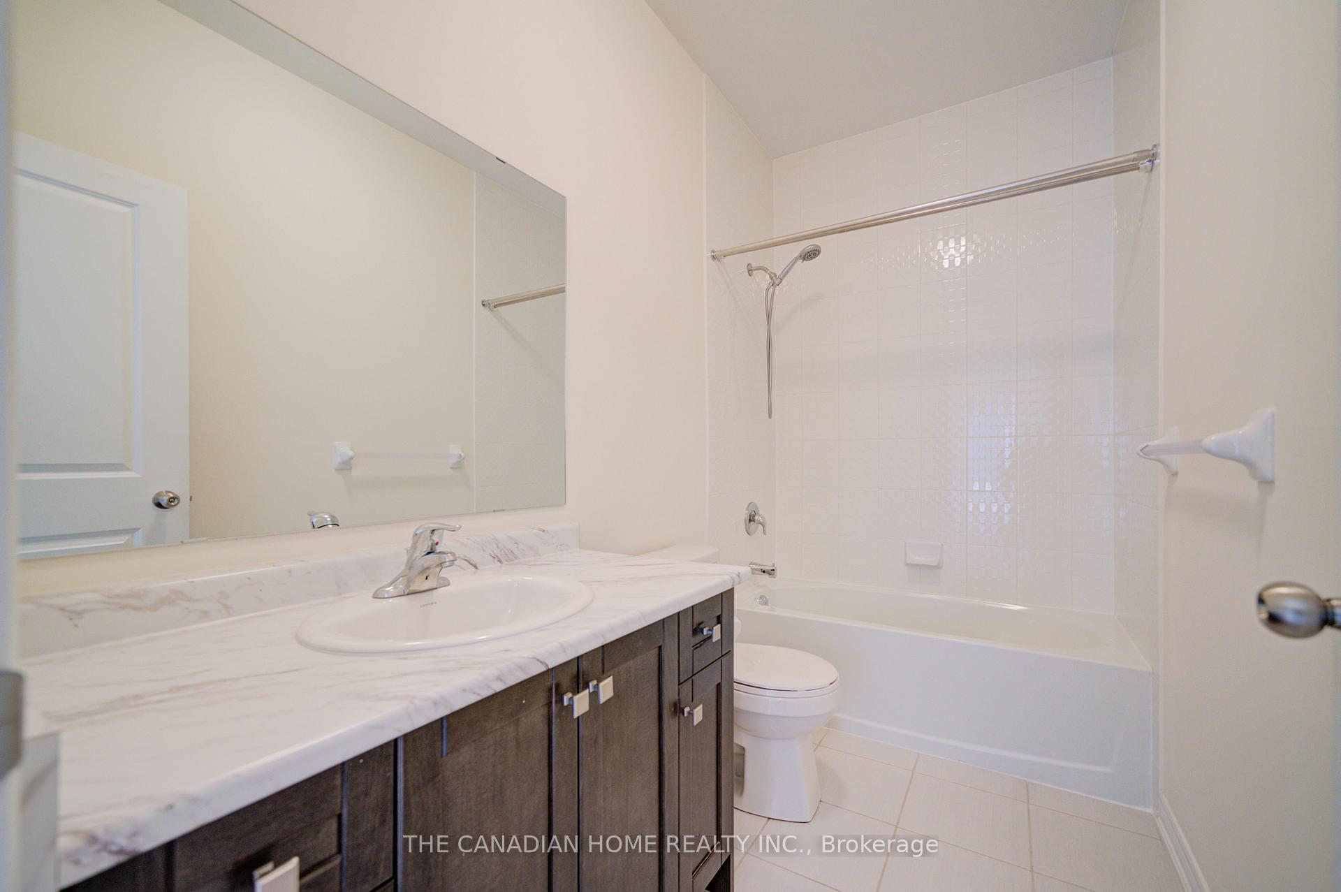 Photo 32 of 10 Conarty Crescent, Whitby, Williamsburg — HOMEH