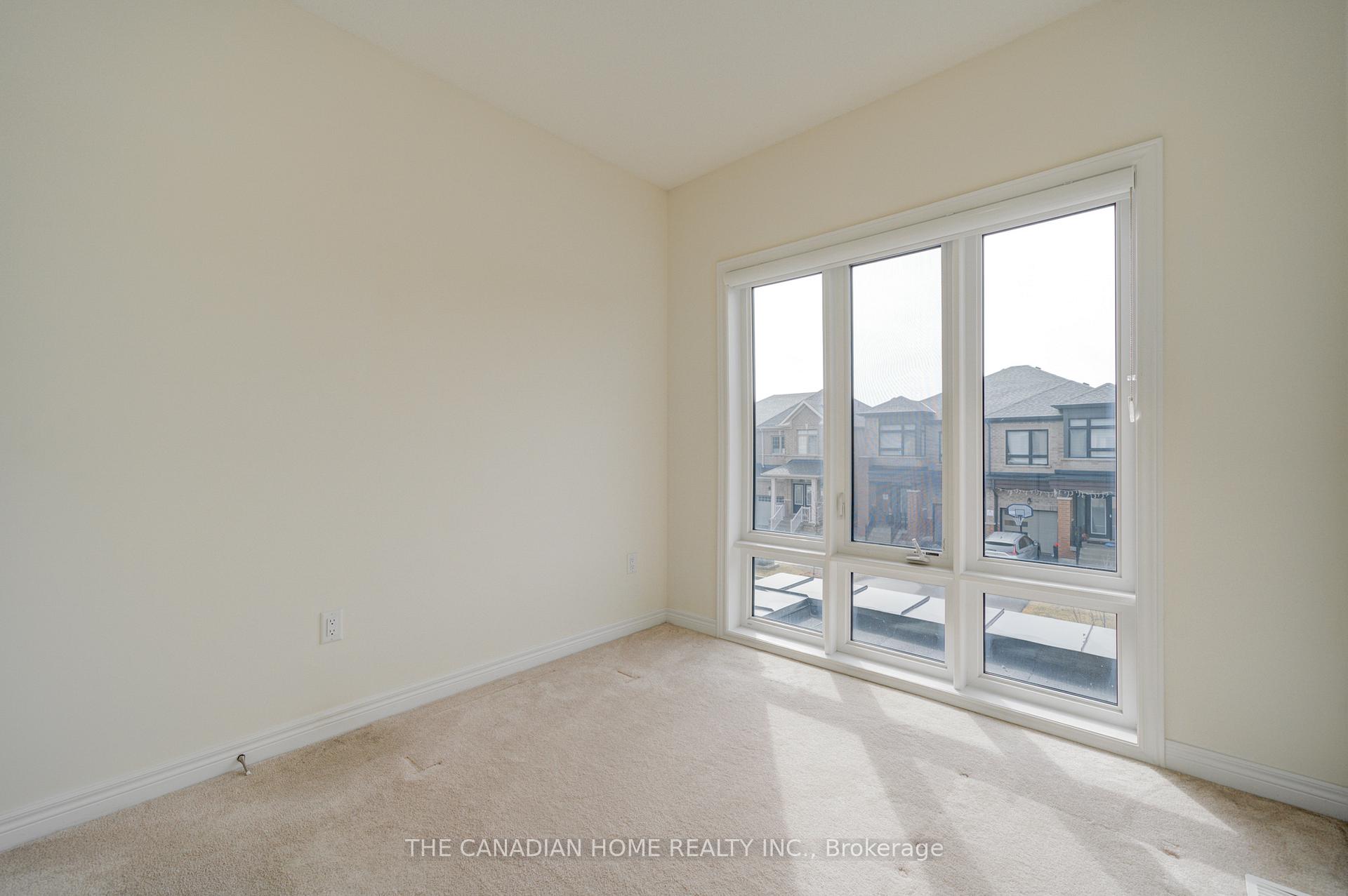 Photo 36 of 10 Conarty Crescent, Whitby, Williamsburg — HOMEH