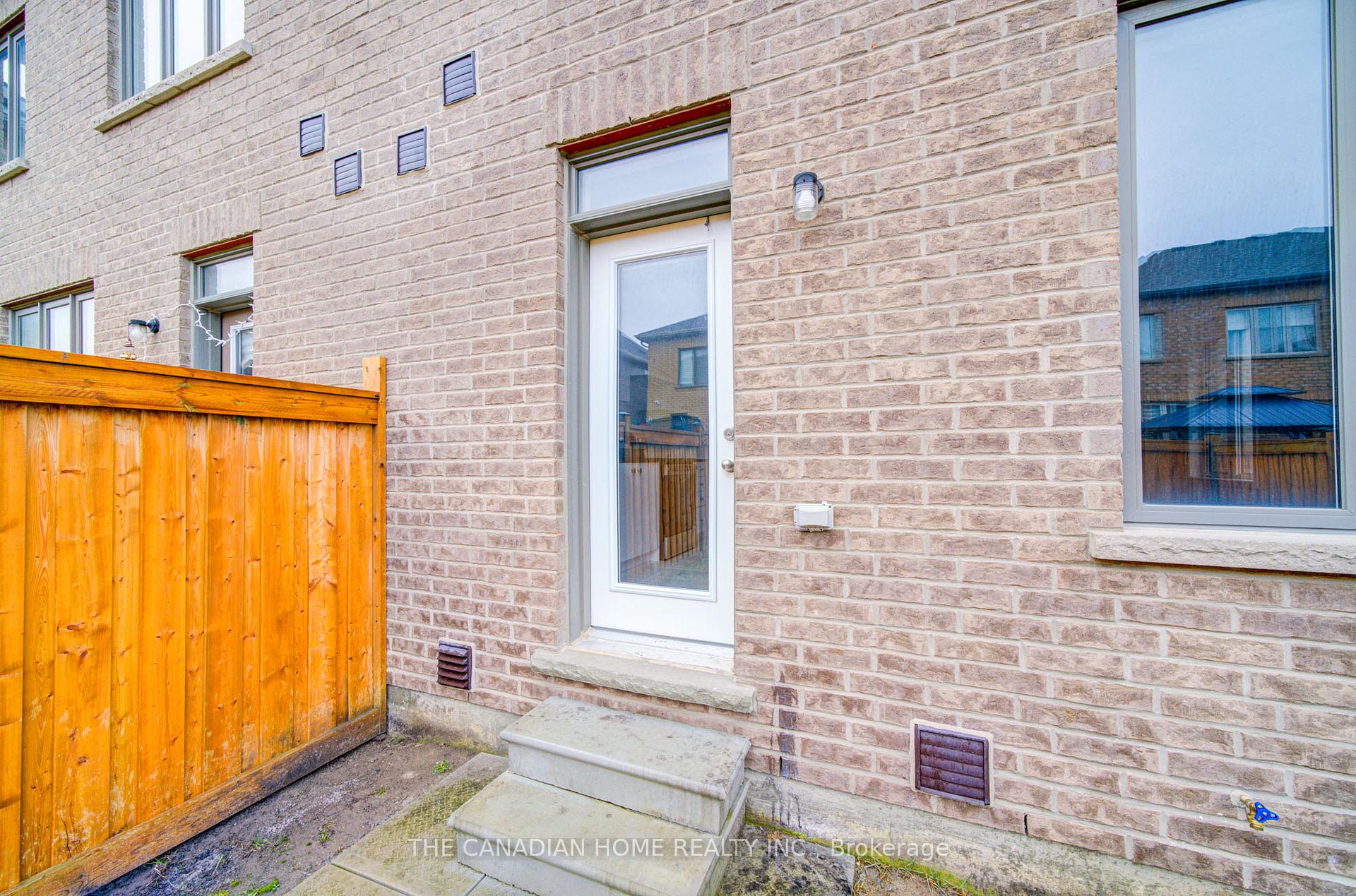 Photo 44 of 10 Conarty Crescent, Whitby, Williamsburg — HOMEH