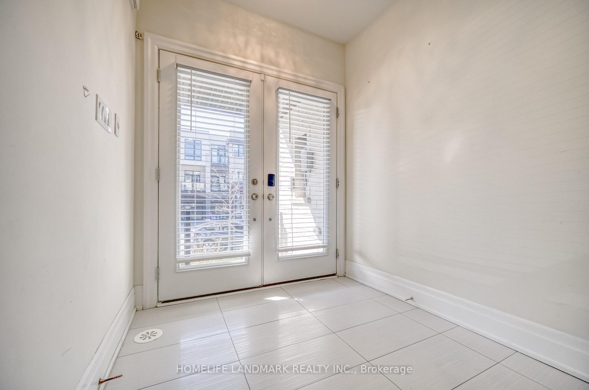 Photo 3 of 18 Golden Trail, Vaughan, Patterson — HOMEH