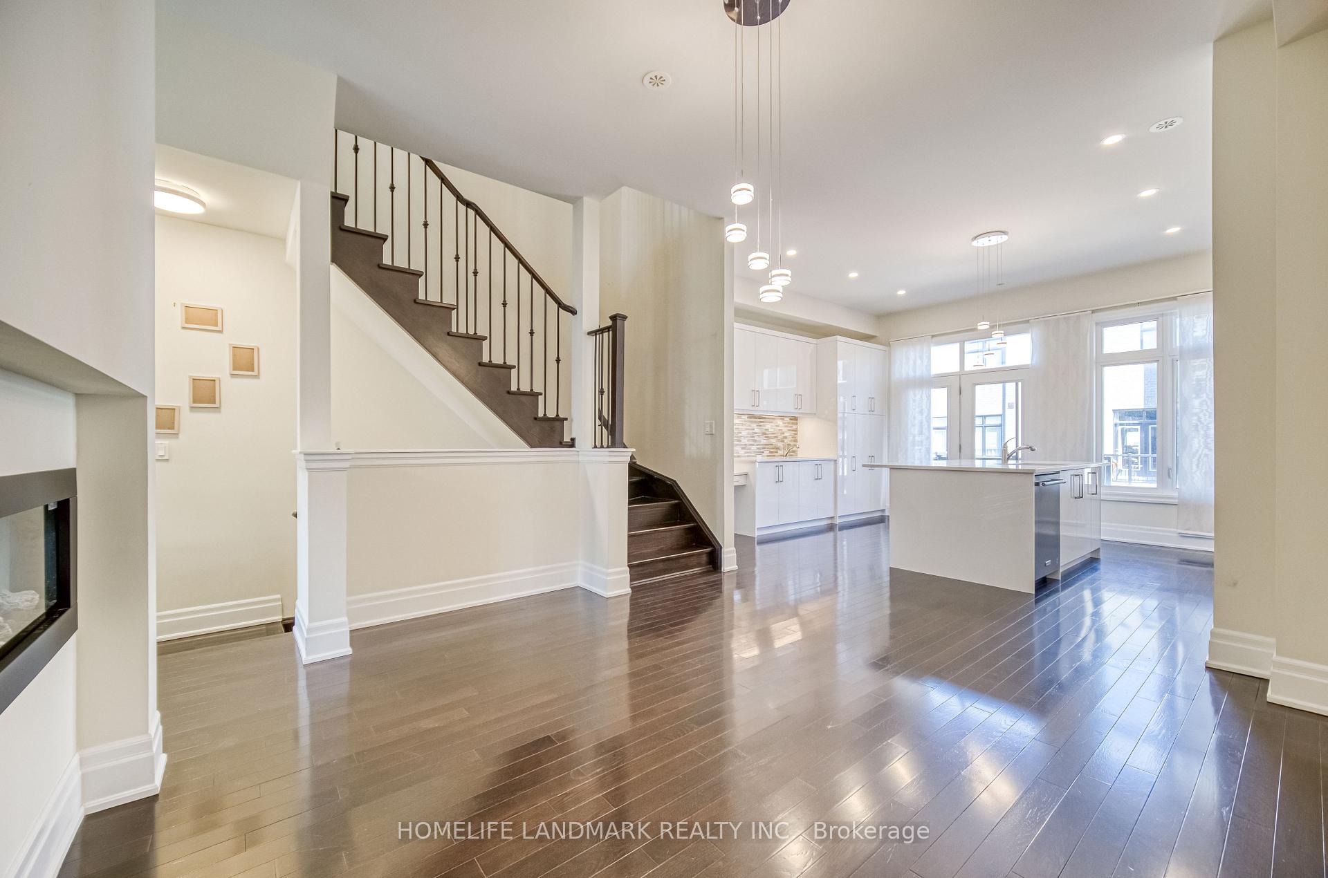 Photo 6 of 18 Golden Trail, Vaughan, Patterson — HOMEH