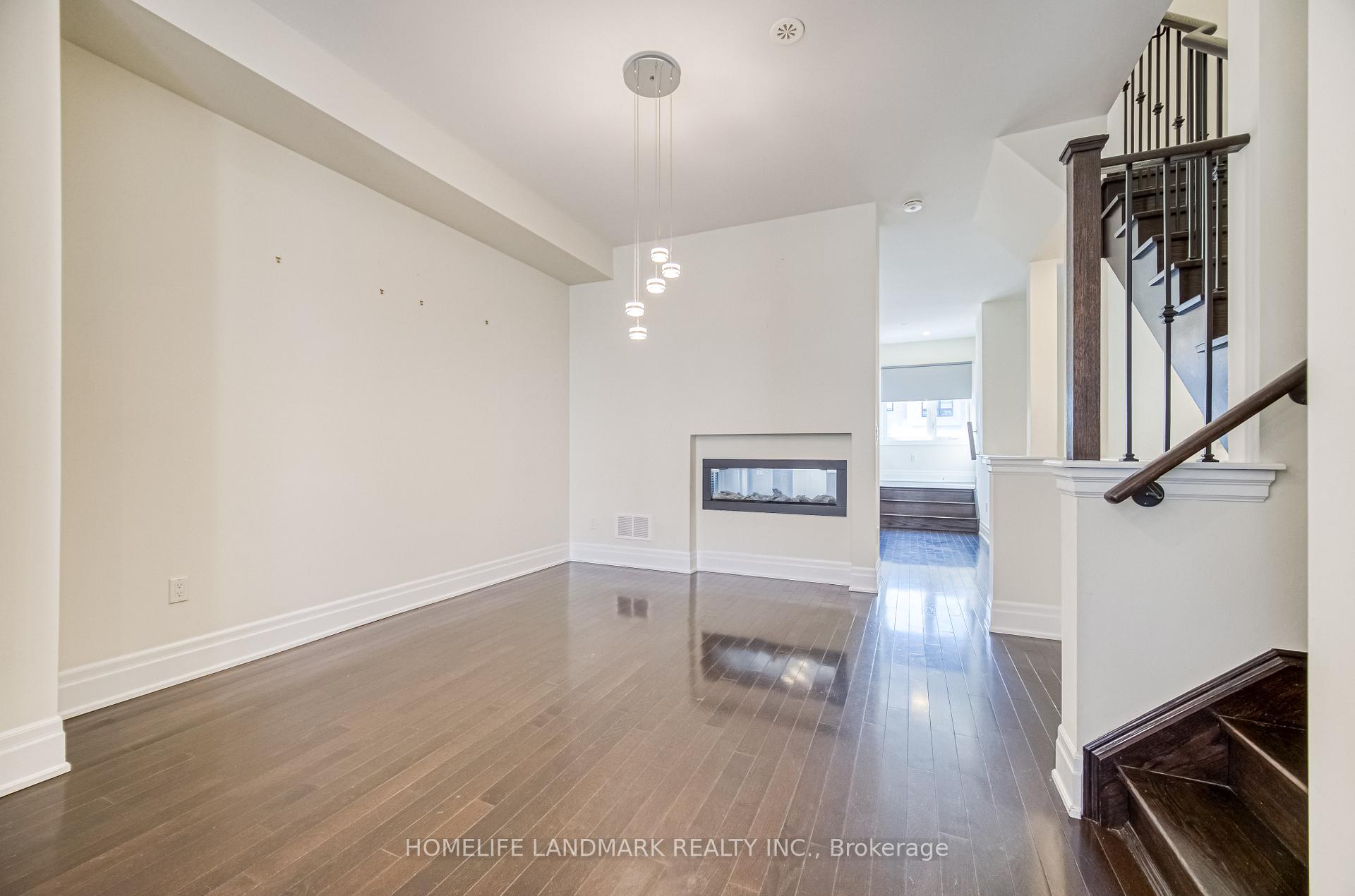 Photo 7 of 18 Golden Trail, Vaughan, Patterson — HOMEH