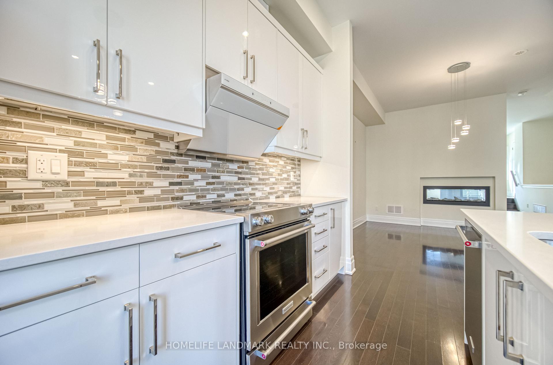 Photo 11 of 18 Golden Trail, Vaughan, Patterson — HOMEH