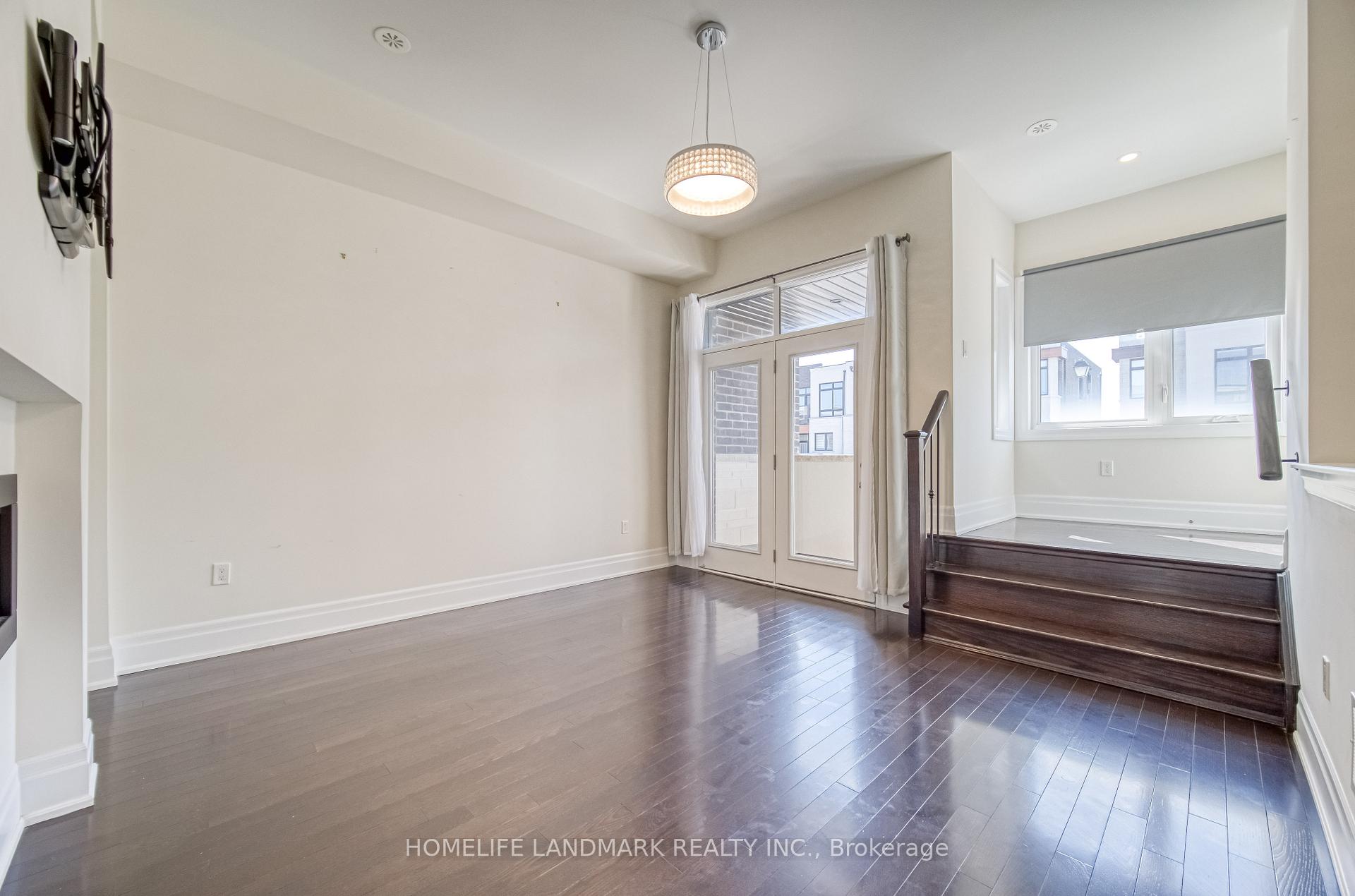 Photo 13 of 18 Golden Trail, Vaughan, Patterson — HOMEH