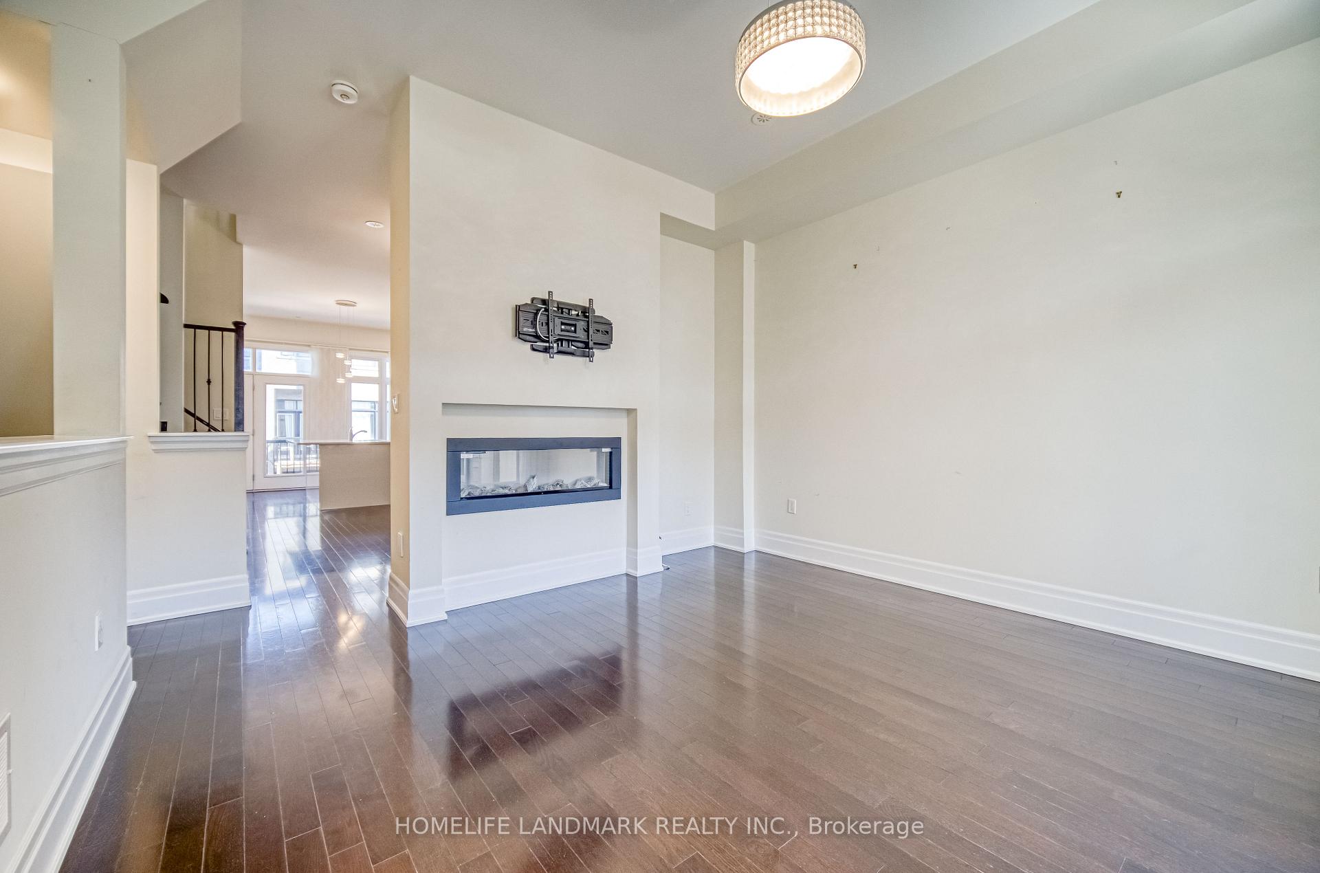 Photo 15 of 18 Golden Trail, Vaughan, Patterson — HOMEH
