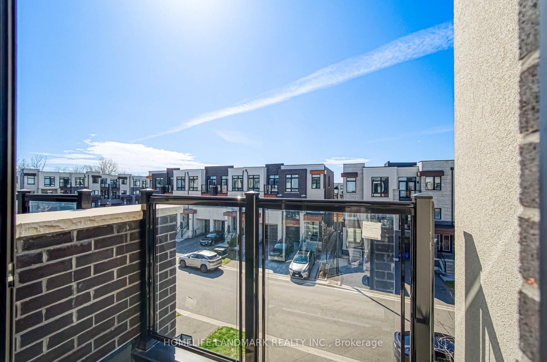 Photo 32 of 18 Golden Trail, Vaughan, Patterson — HOMEH