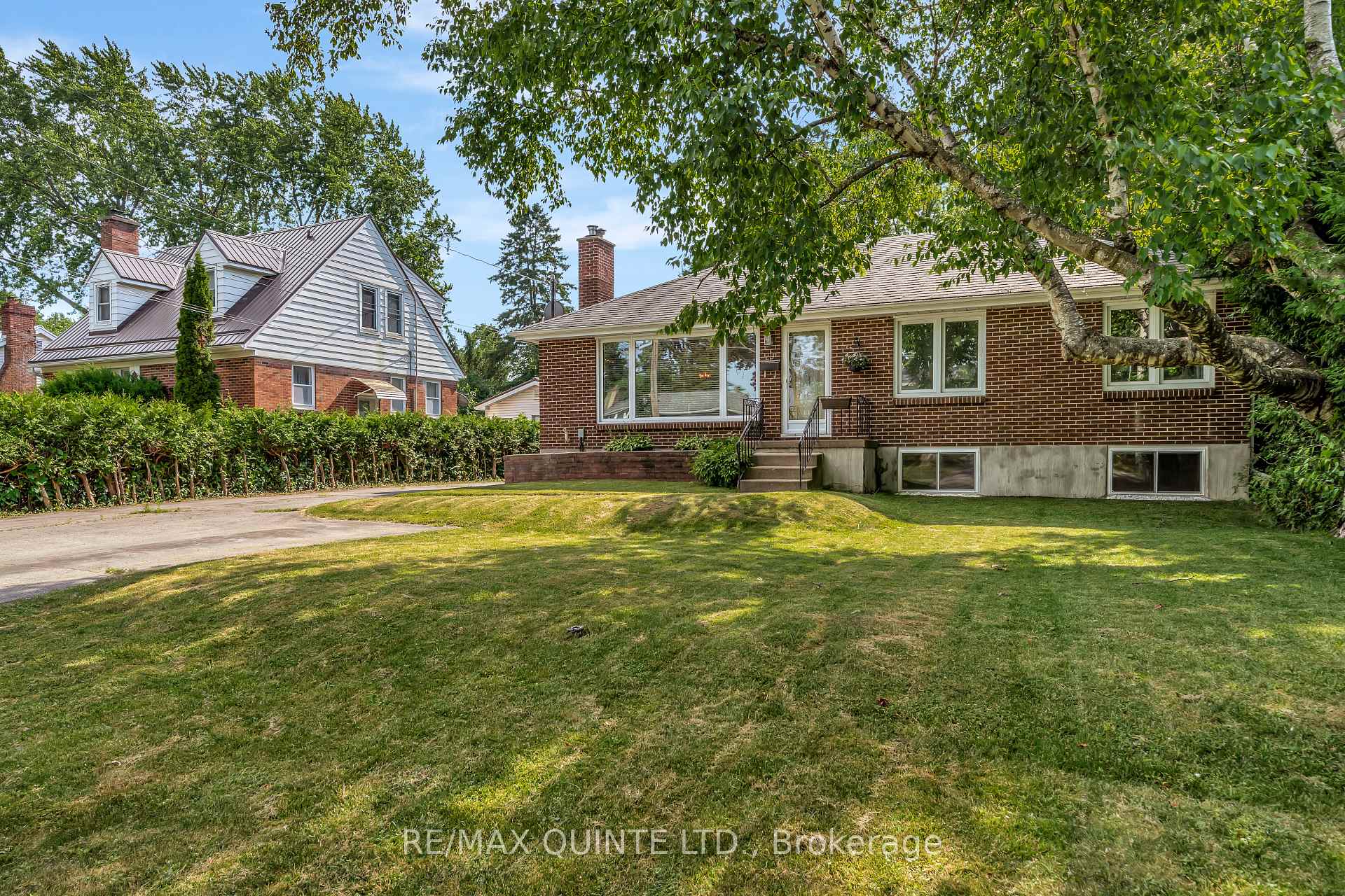 Photo 2 of 20 Strathcona Drive, Belleville — HOMEH