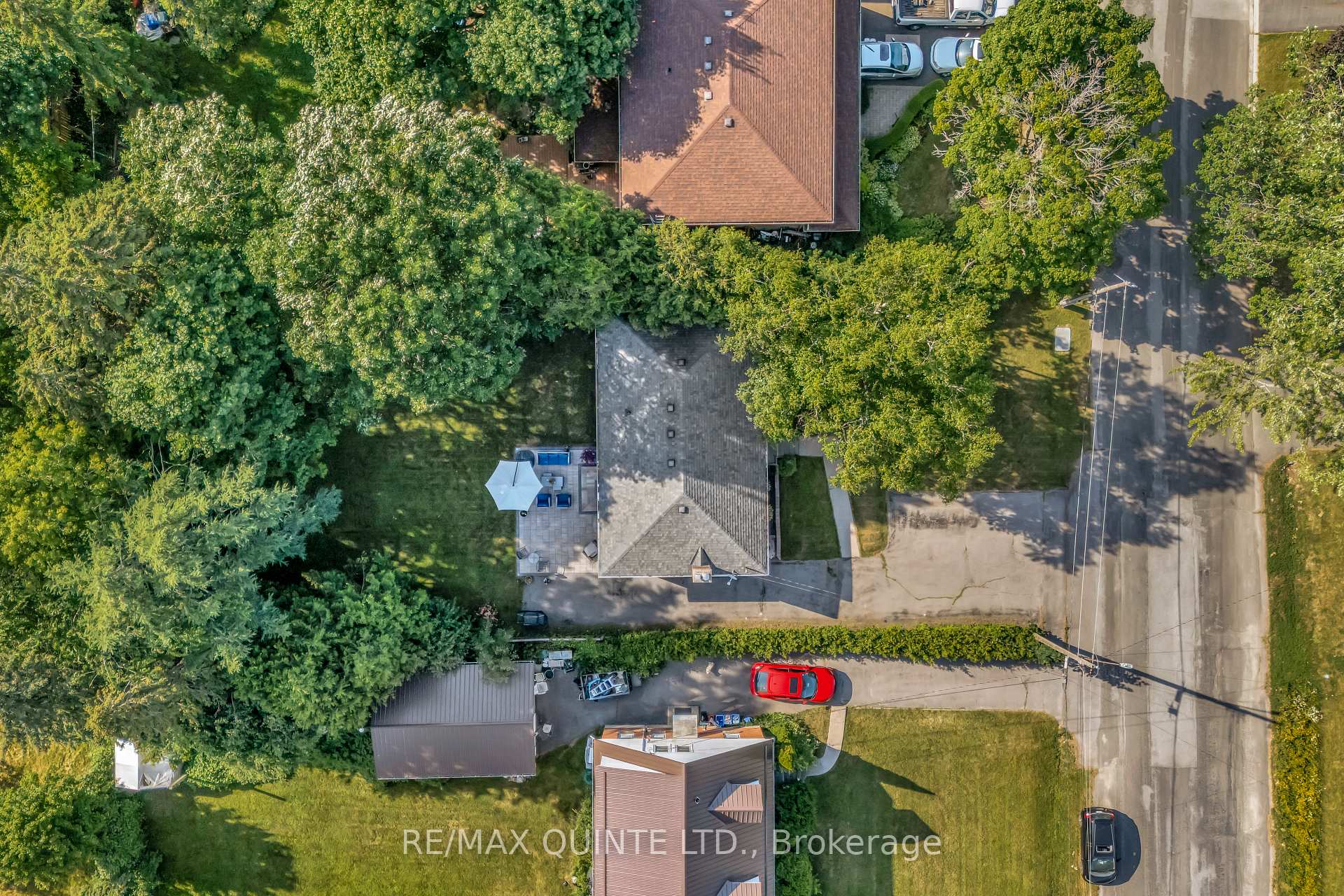 Photo 5 of 20 Strathcona Drive, Belleville — HOMEH