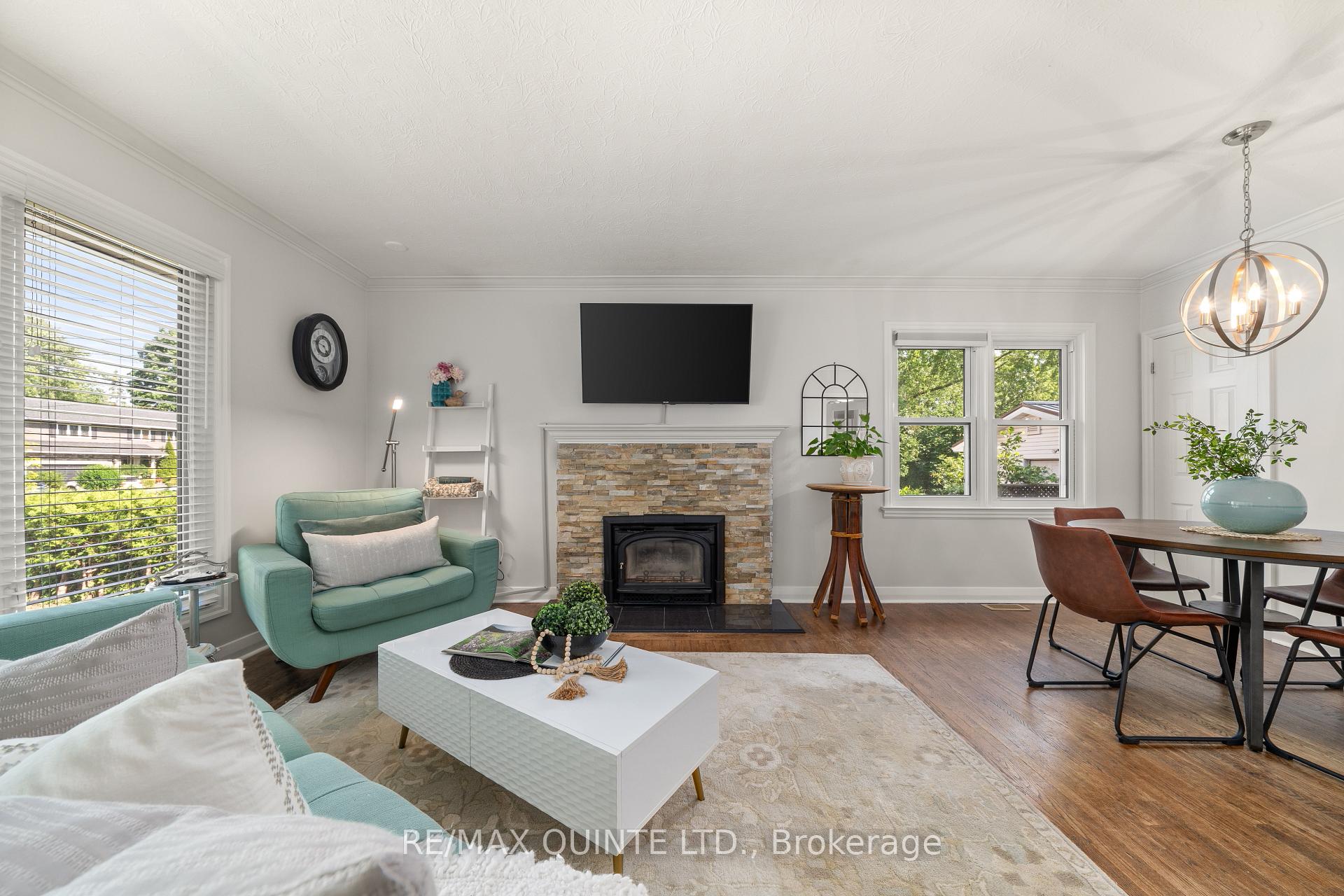 Photo 8 of 20 Strathcona Drive, Belleville — HOMEH