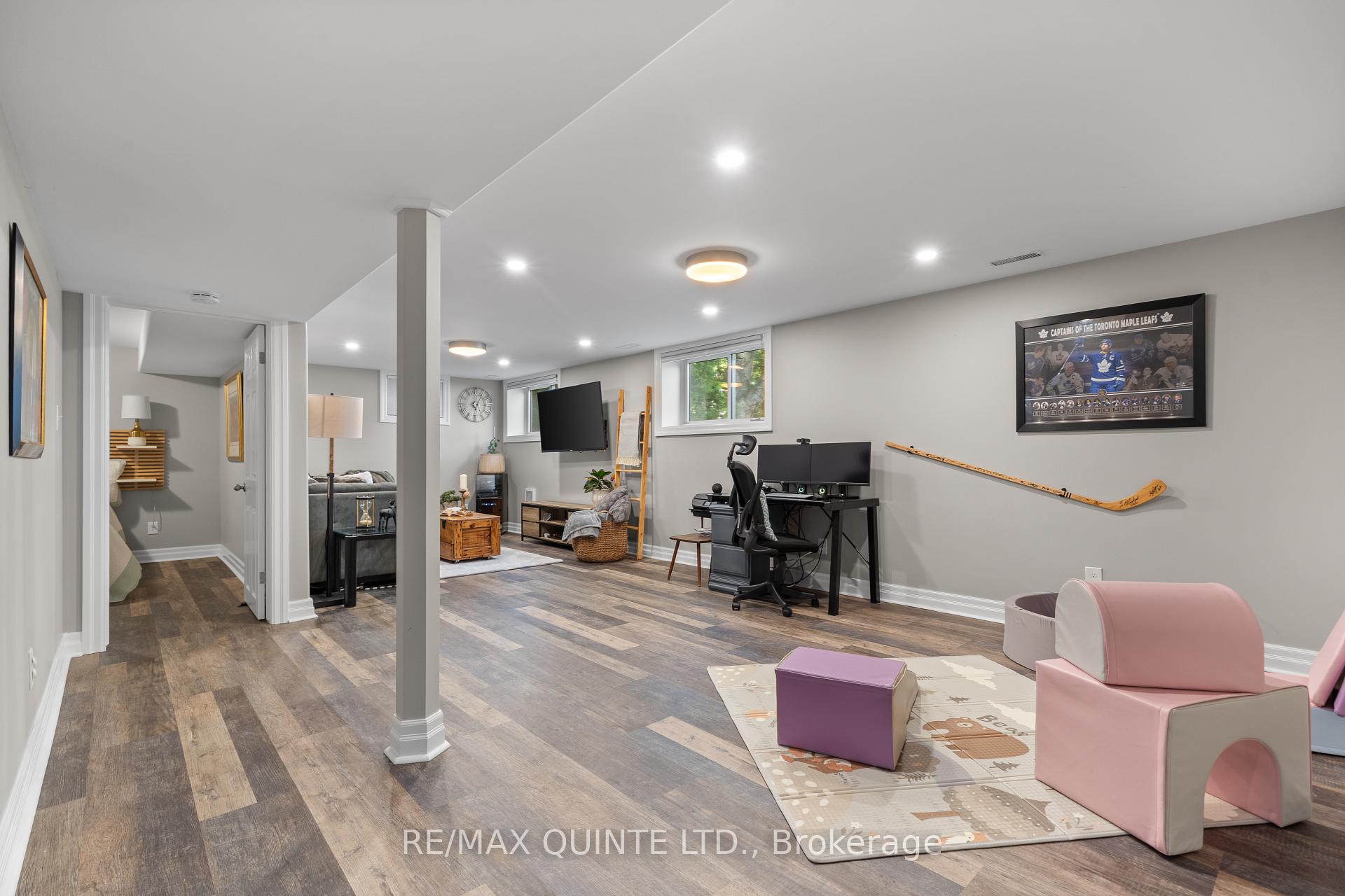 Photo 18 of 20 Strathcona Drive, Belleville — HOMEH