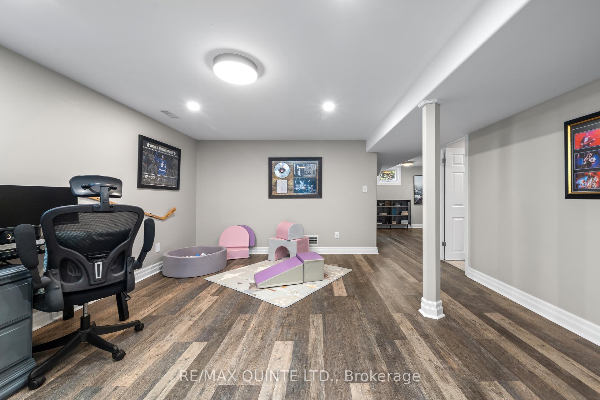 Photo 23 of 20 Strathcona Drive, Belleville — HOMEH