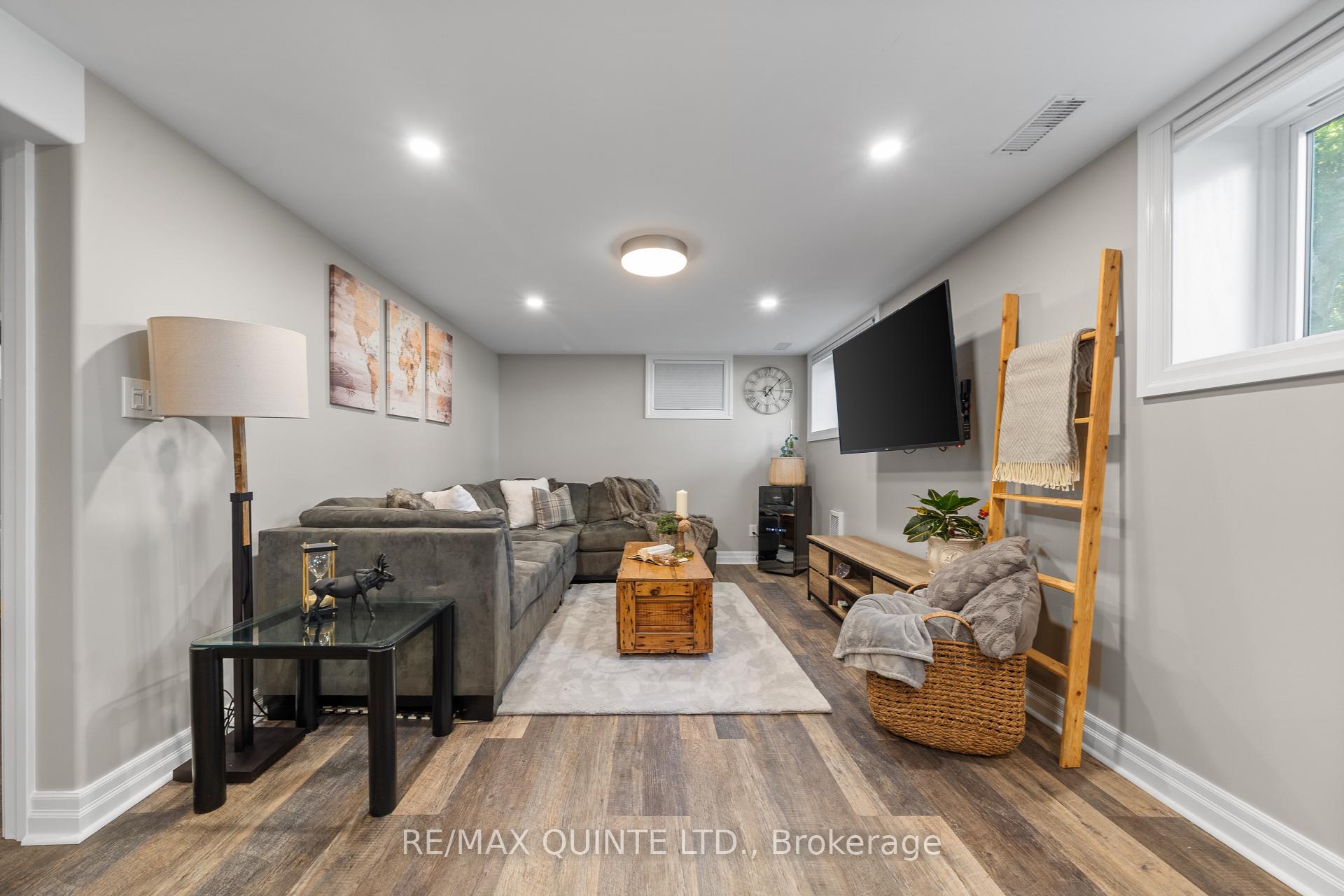 Photo 20 of 20 Strathcona Drive, Belleville — HOMEH