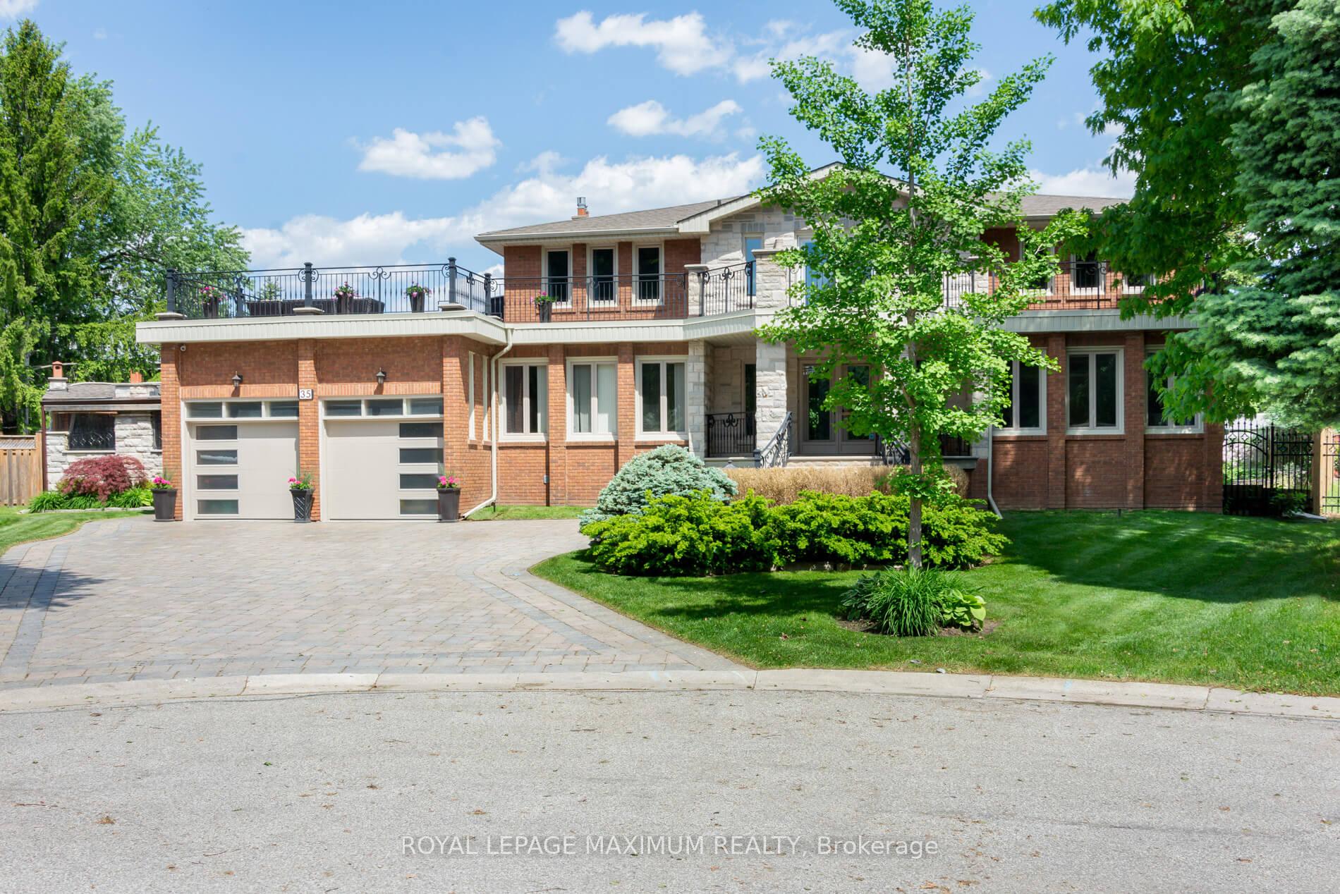 Front of 35 Lorengate Place