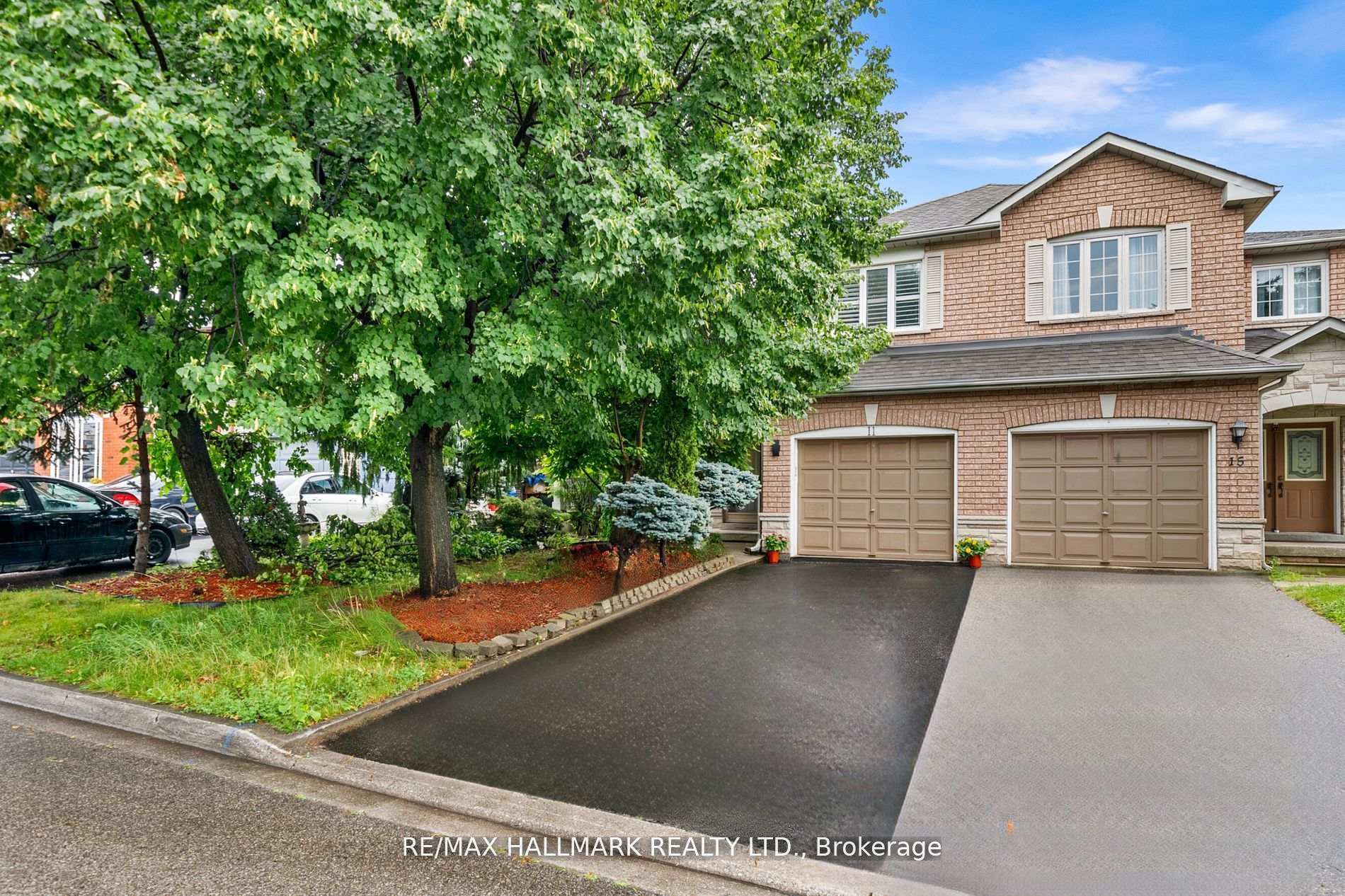 Photo 1 of 11 Alberta Drive, Vaughan, Concord — HOMEH