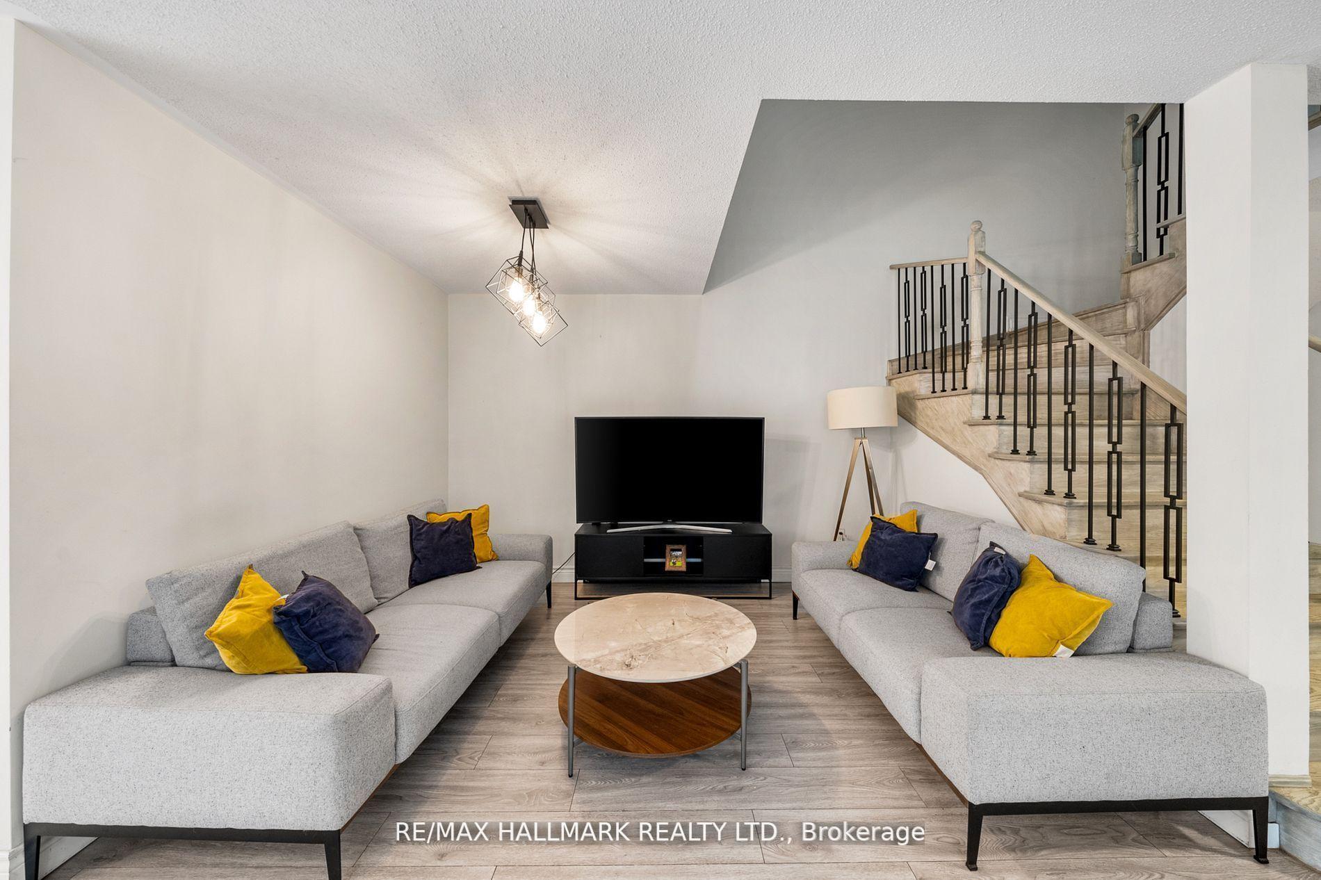 Photo 15 of 11 Alberta Drive, Vaughan, Concord — HOMEH