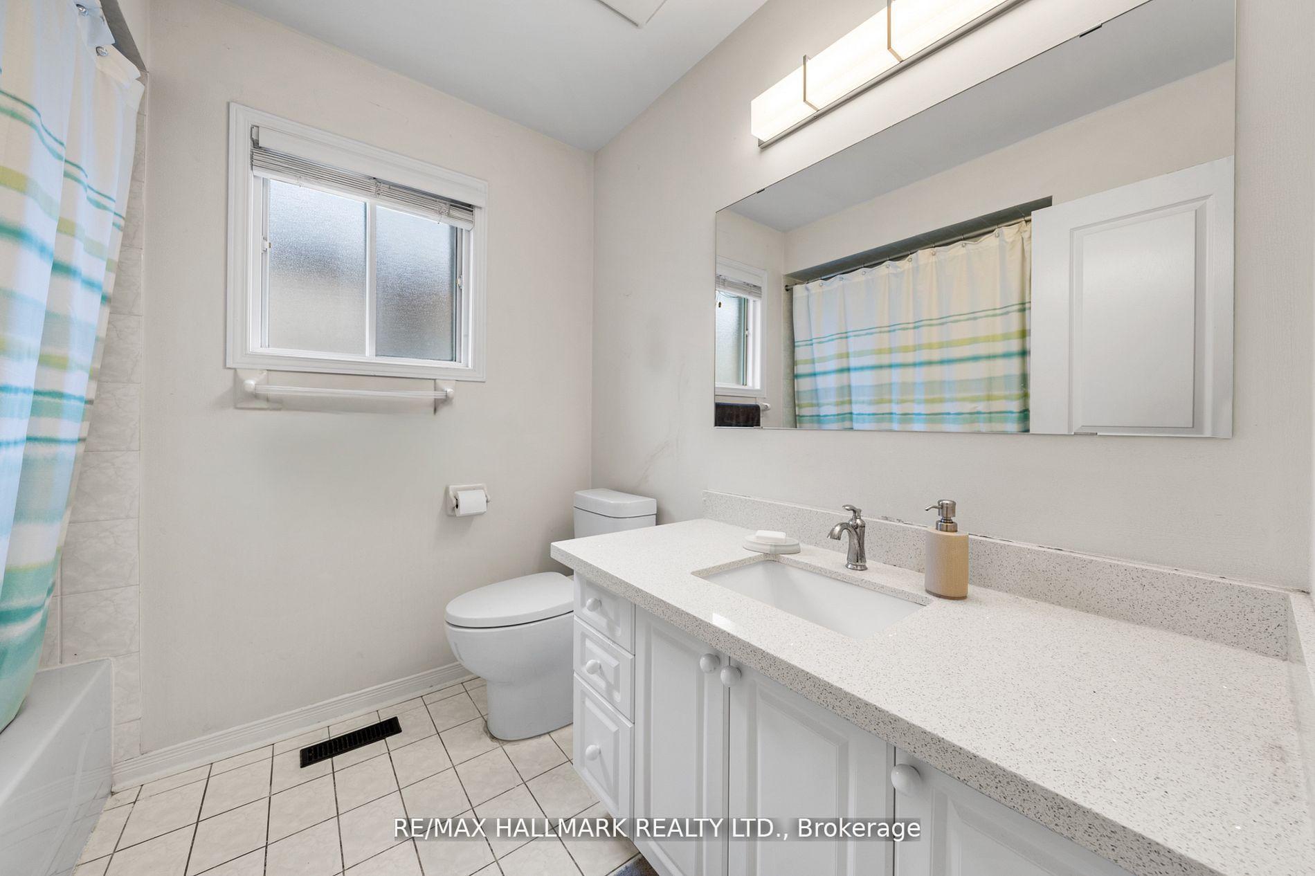 Photo 17 of 11 Alberta Drive, Vaughan, Concord — HOMEH