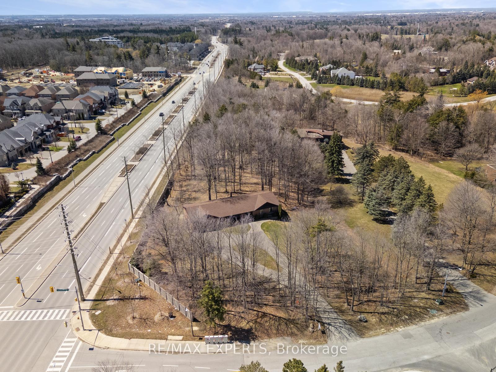 Photo 3 of 16 Millwood Parkway, Vaughan, Vellore Village — HOMEH
