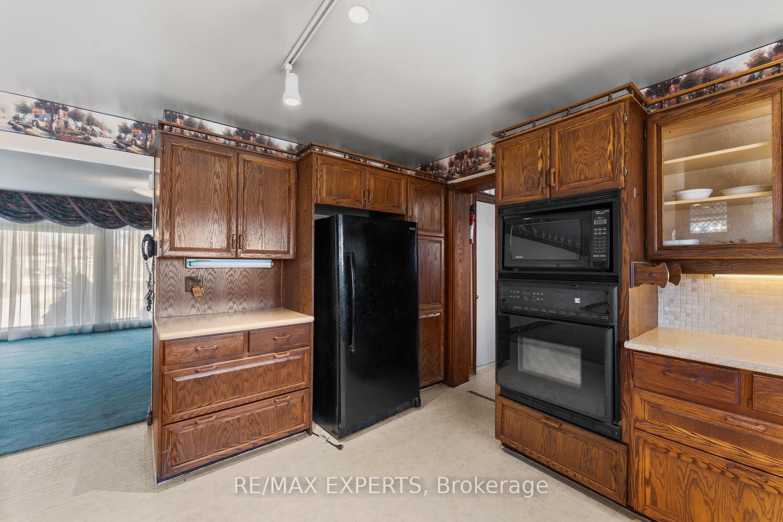 Photo 19 of 16 Millwood Parkway, Vaughan, Vellore Village — HOMEH