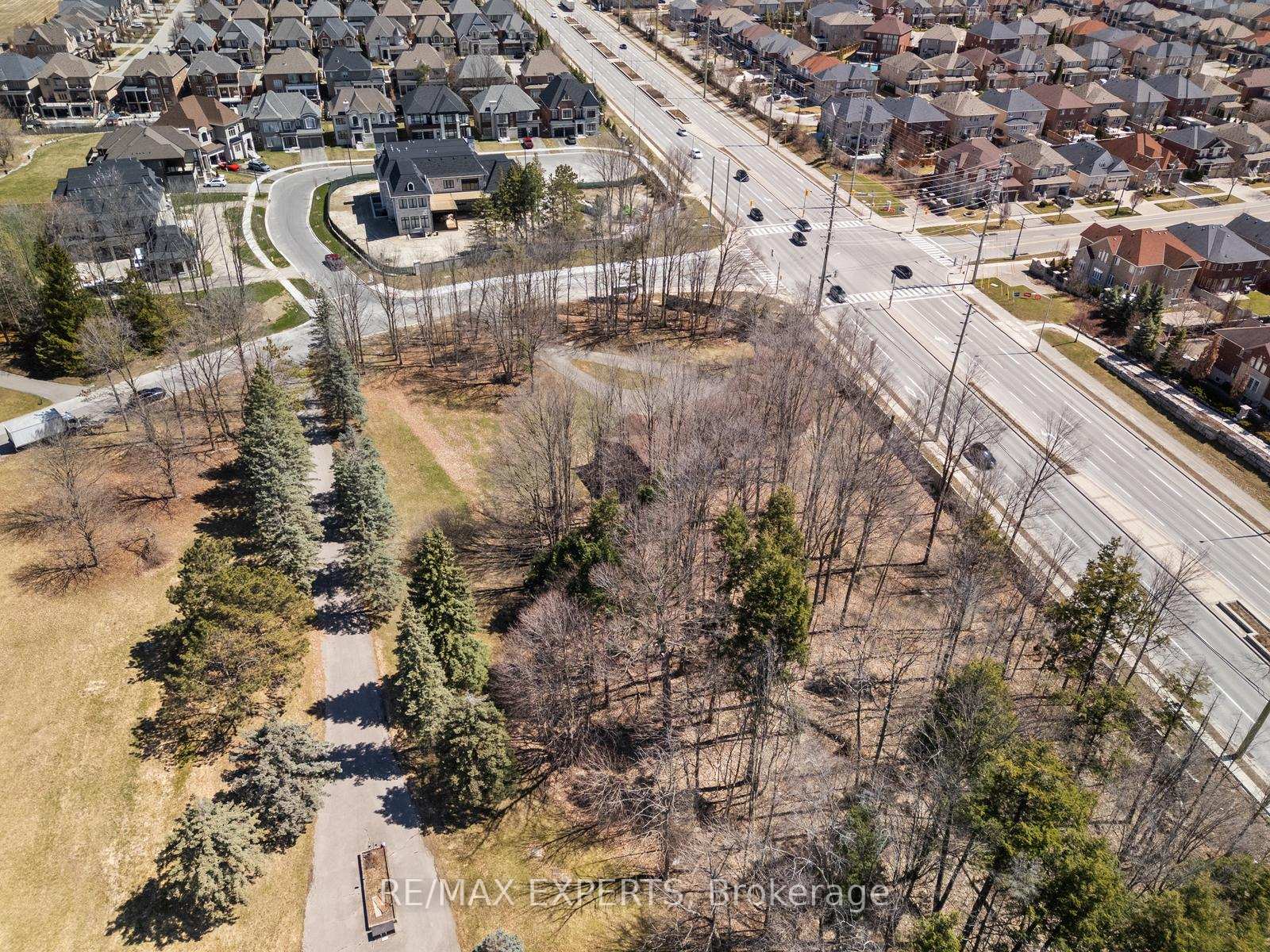 Photo 40 of 16 Millwood Parkway, Vaughan, Vellore Village — HOMEH