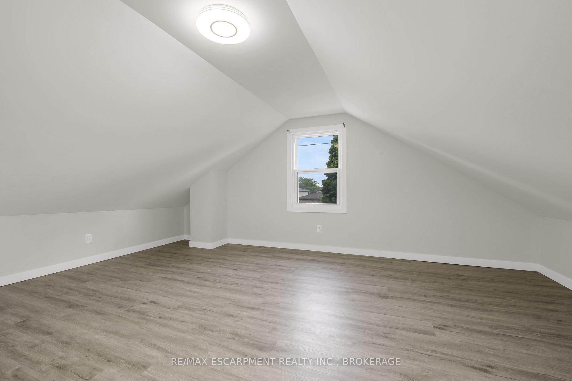 Photo 20 of 46 Commercial Street, Welland, Lincoln/Crowland — HOMEH