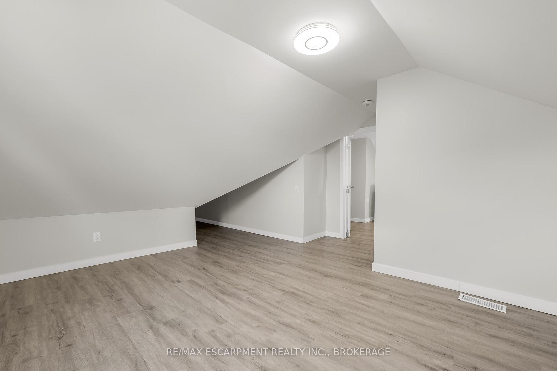 Photo 21 of 46 Commercial Street, Welland, Lincoln/Crowland — HOMEH