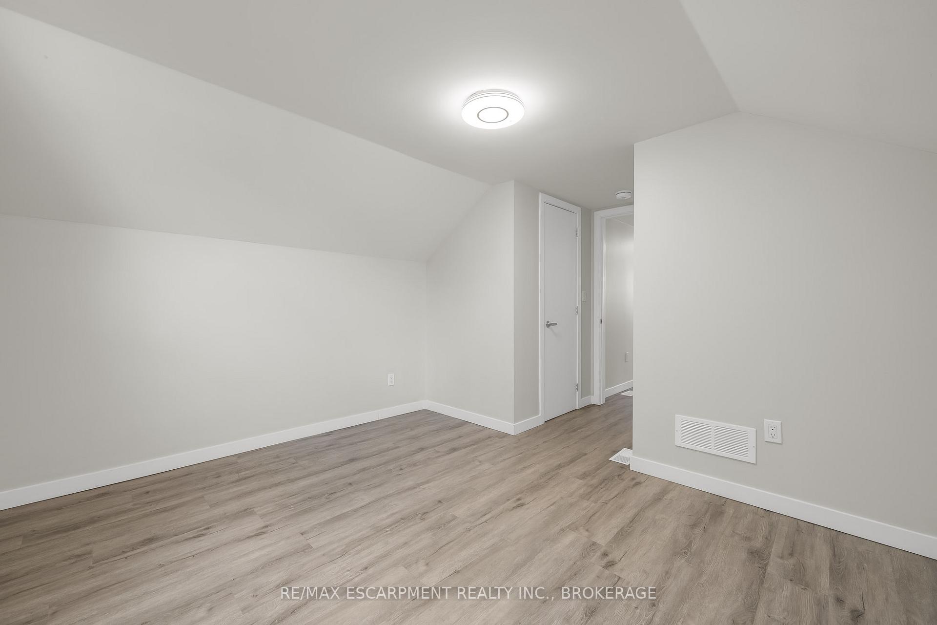 Photo 23 of 46 Commercial Street, Welland, Lincoln/Crowland — HOMEH