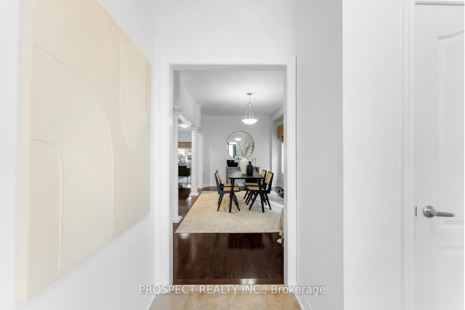Photo 8 of 22 Worthview Drive, Vaughan, West Woodbridge — HOMEH
