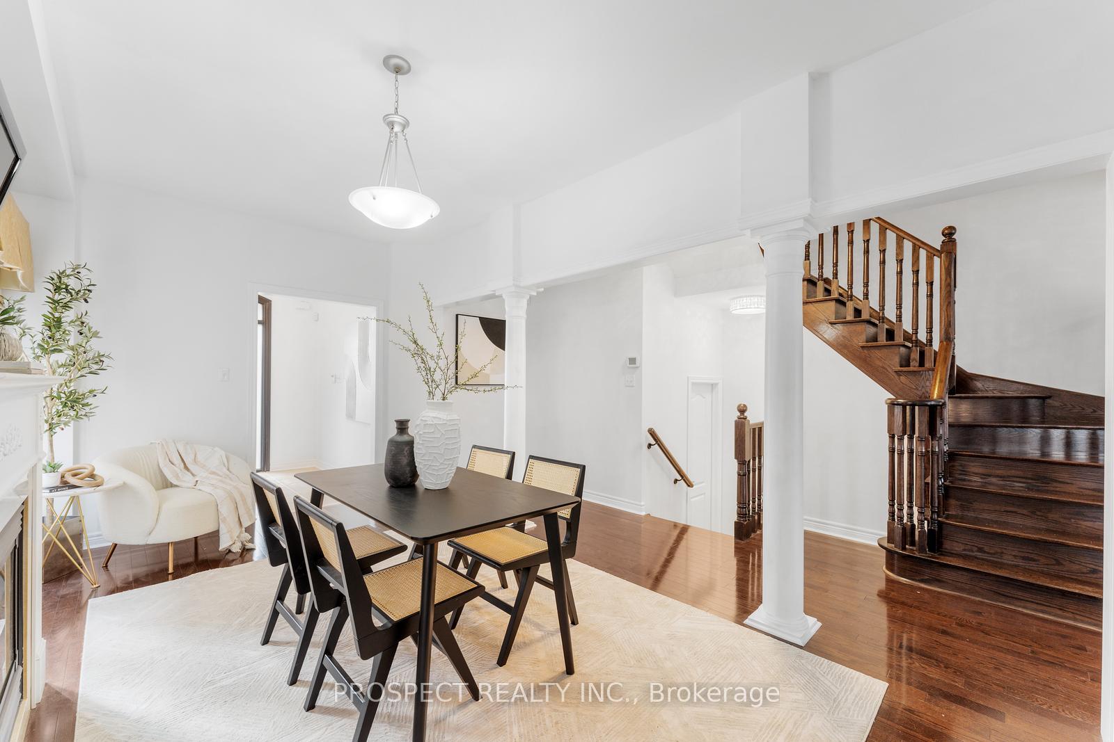 Photo 10 of 22 Worthview Drive, Vaughan, West Woodbridge — HOMEH
