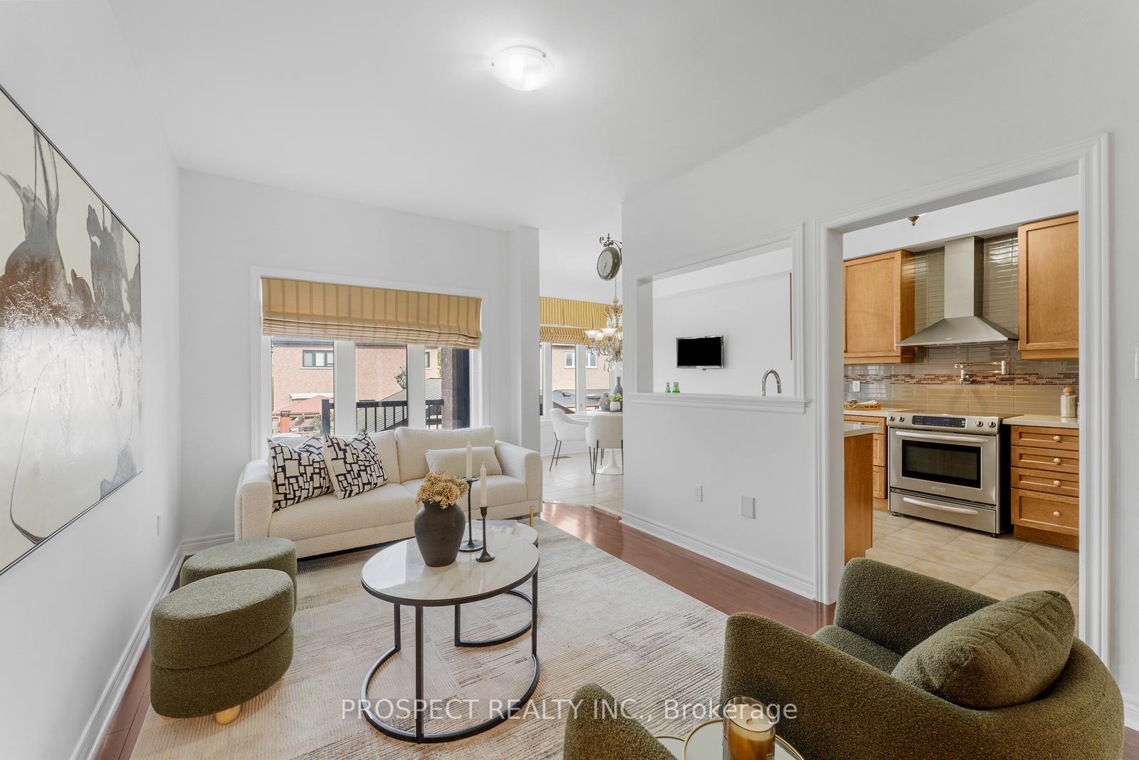 Photo 12 of 22 Worthview Drive, Vaughan, West Woodbridge — HOMEH