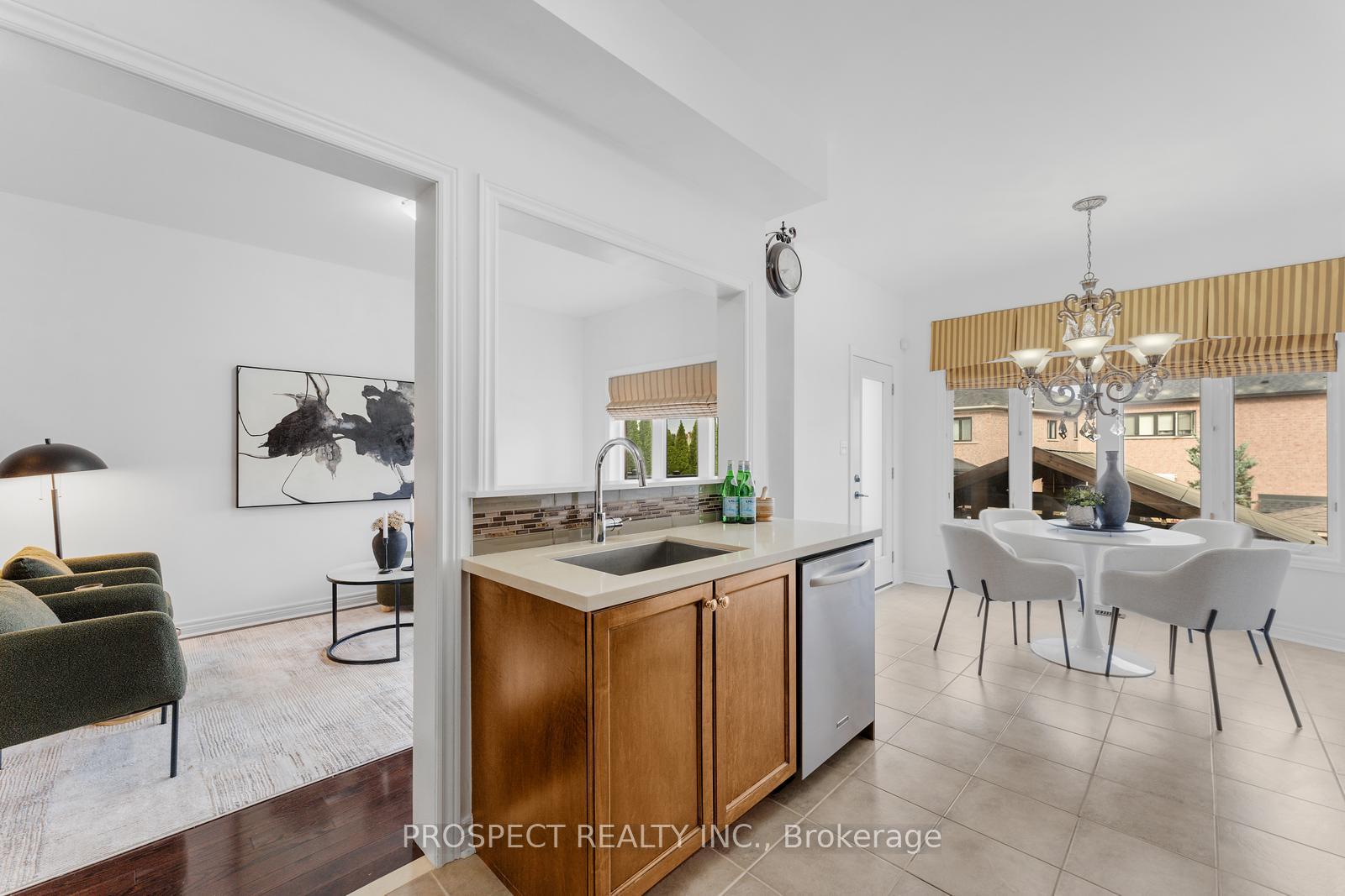 Photo 14 of 22 Worthview Drive, Vaughan, West Woodbridge — HOMEH