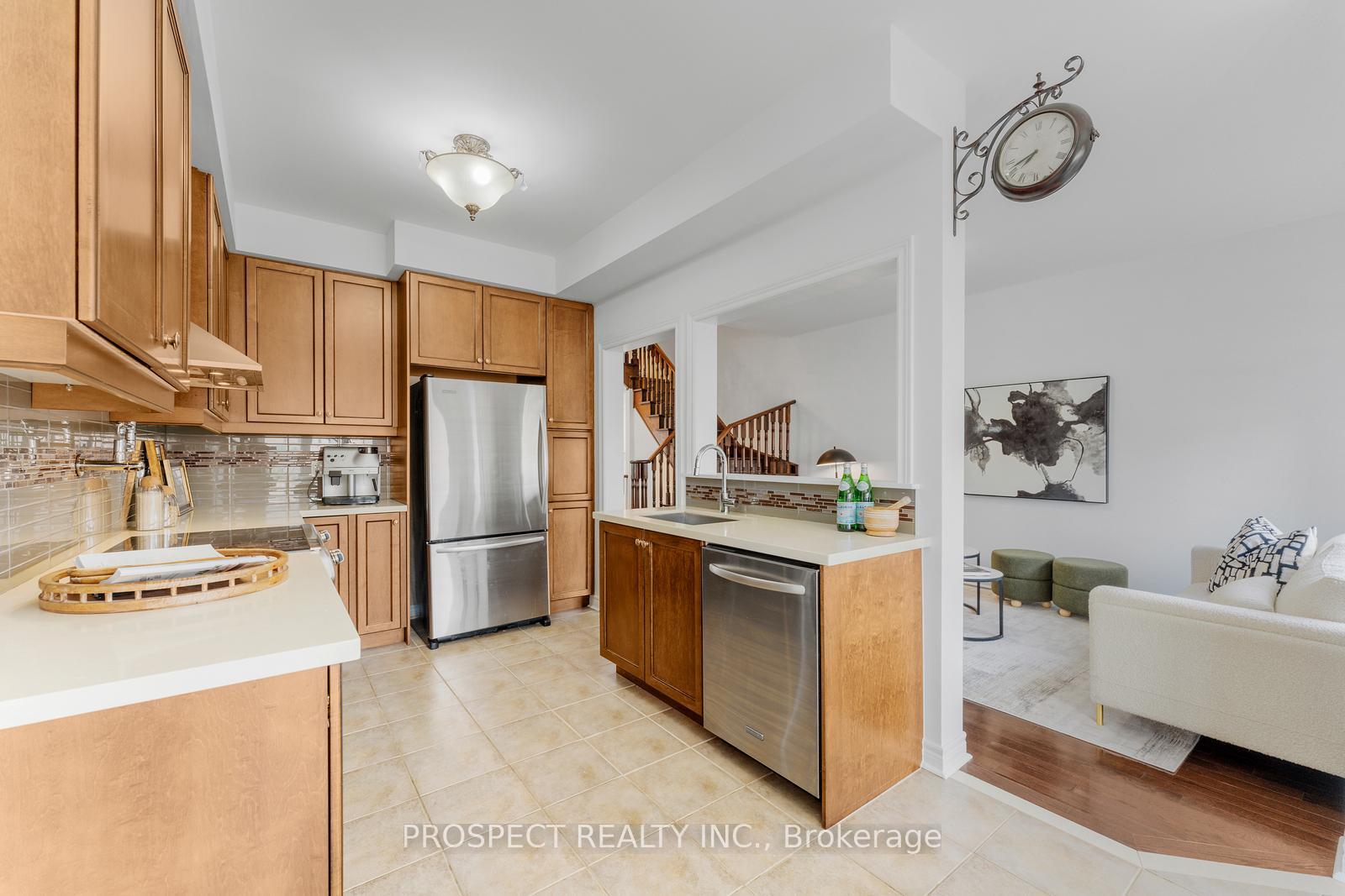 Photo 15 of 22 Worthview Drive, Vaughan, West Woodbridge — HOMEH
