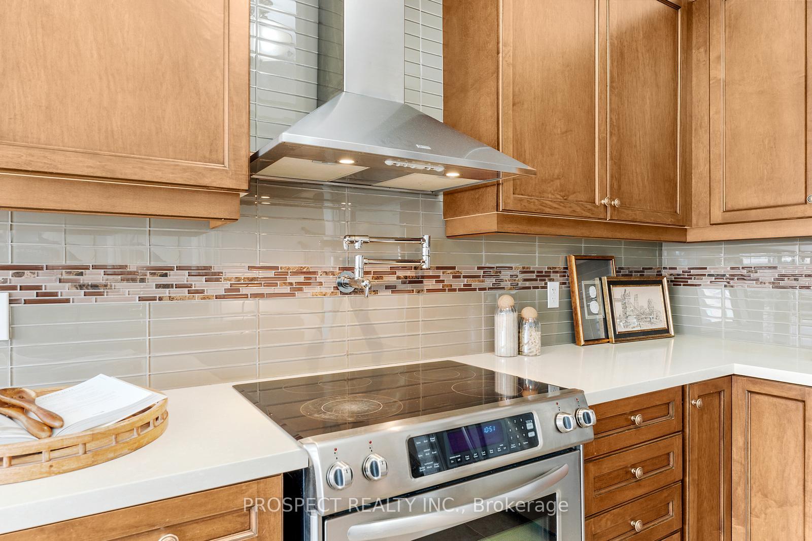 Photo 18 of 22 Worthview Drive, Vaughan, West Woodbridge — HOMEH