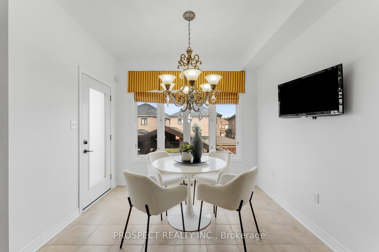 Photo 20 of 22 Worthview Drive, Vaughan, West Woodbridge — HOMEH