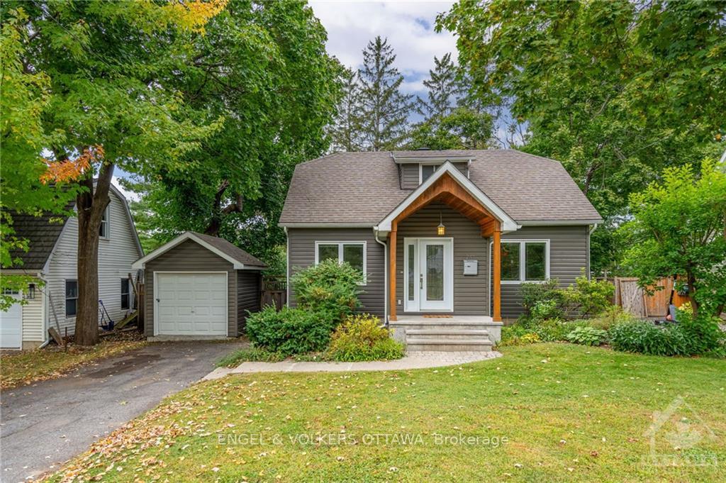 Photo 2 of 241 Pleasant Park Road, Ottawa, Faircrest Heights — HOMEH