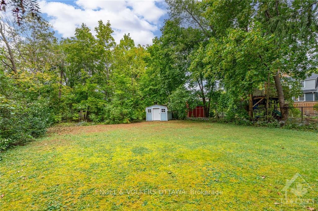 Photo 10 of 241 Pleasant Park Road, Ottawa, Faircrest Heights — HOMEH