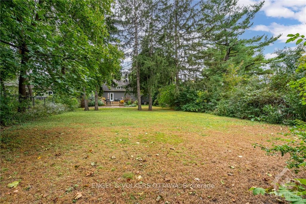 Photo 11 of 241 Pleasant Park Road, Ottawa, Faircrest Heights — HOMEH