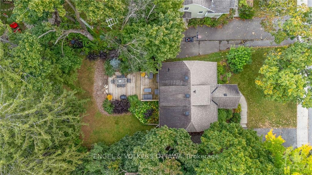 Photo 13 of 241 Pleasant Park Road, Ottawa, Faircrest Heights — HOMEH