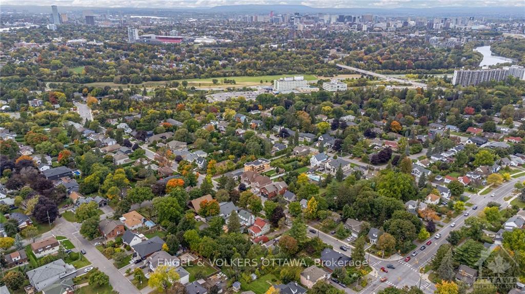 Photo 17 of 241 Pleasant Park Road, Ottawa, Faircrest Heights — HOMEH