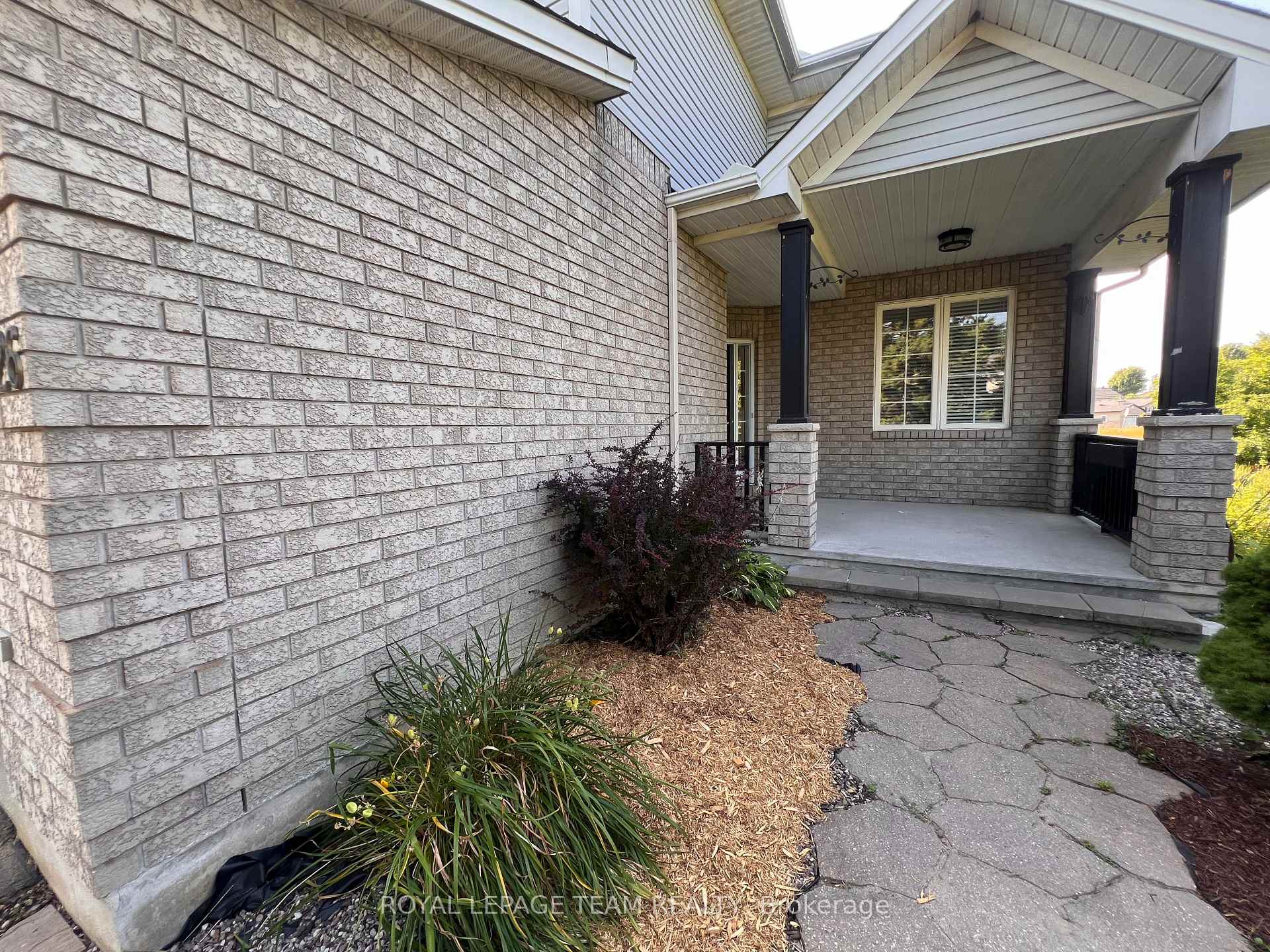 Photo 2 of 4426 Shoreline Drive, Ottawa, Riverside South/Gloucester Glen — HOMEH