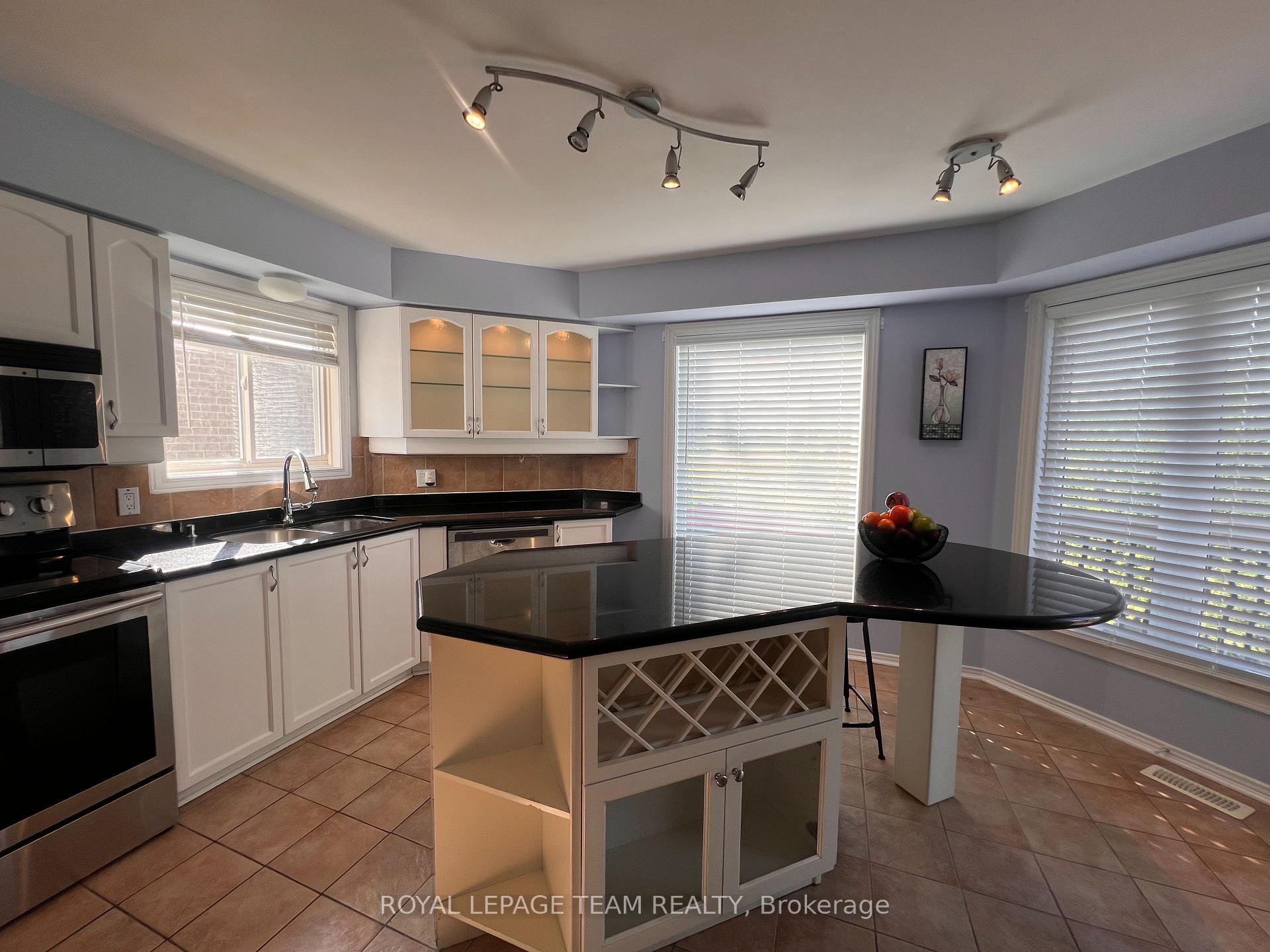 Photo 4 of 4426 Shoreline Drive, Ottawa, Riverside South/Gloucester Glen — HOMEH