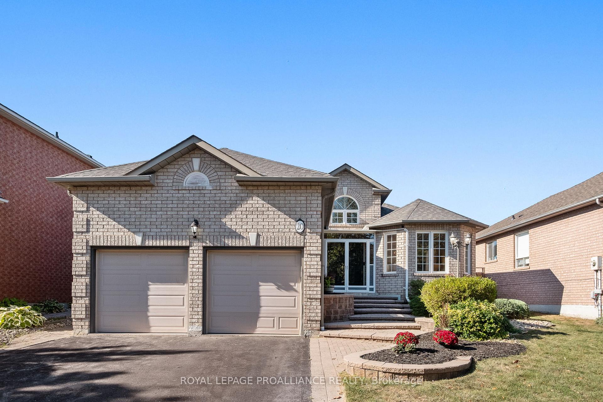 Photo 2 of 20 Patrick Drive, Whitby, Pringle Creek — HOMEH