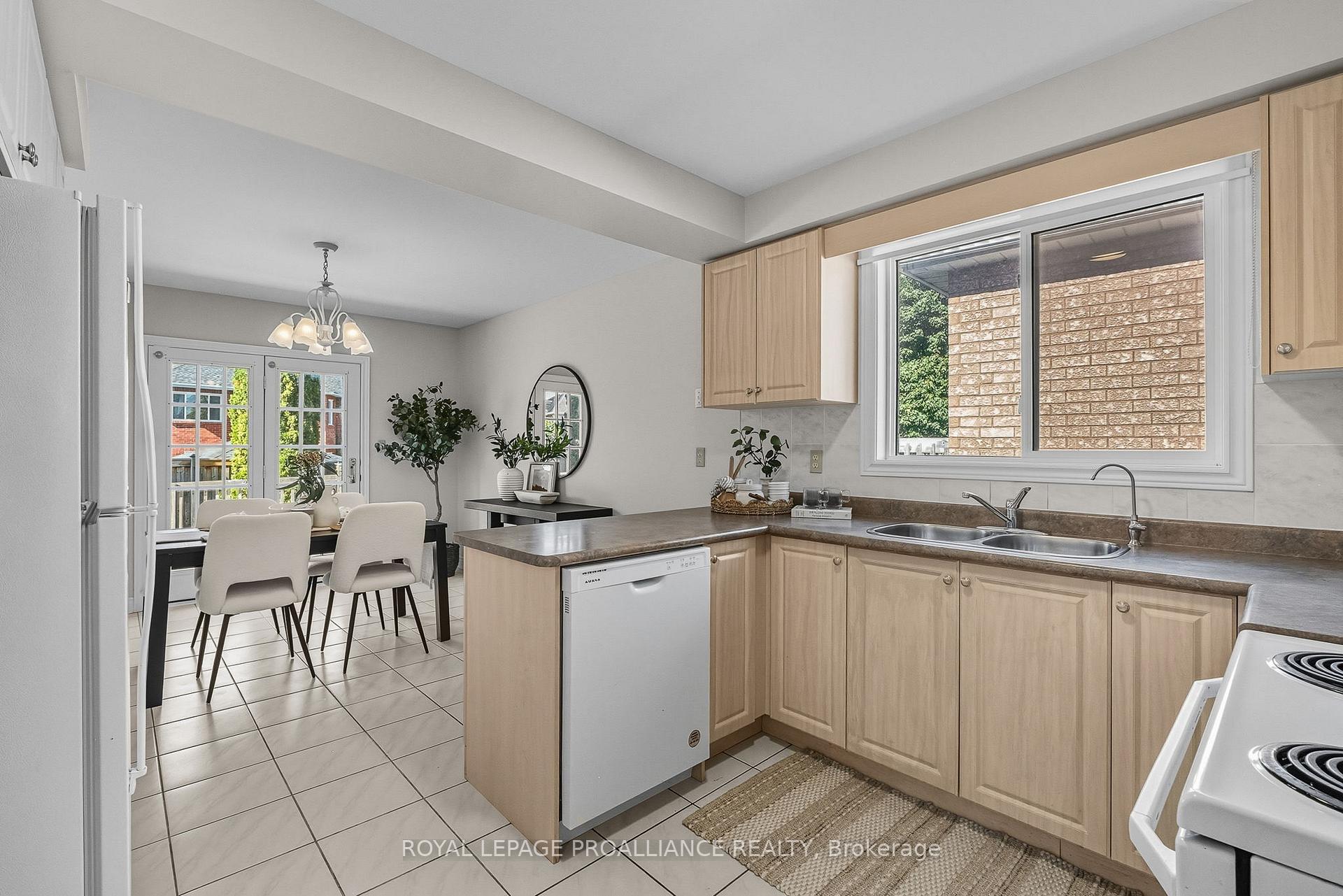 Photo 12 of 20 Patrick Drive, Whitby, Pringle Creek — HOMEH
