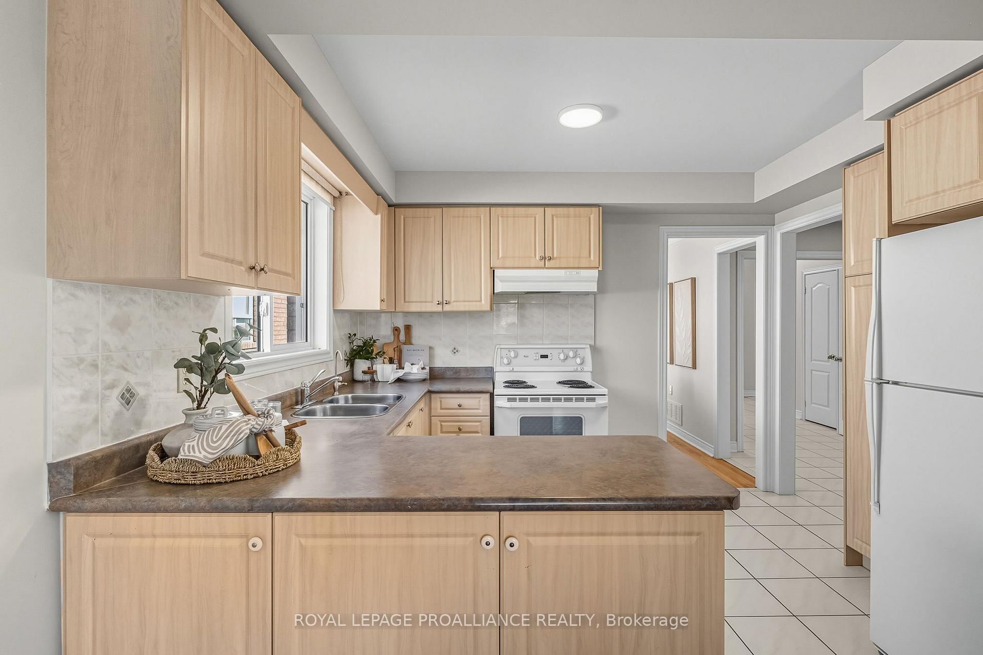 Photo 15 of 20 Patrick Drive, Whitby, Pringle Creek — HOMEH